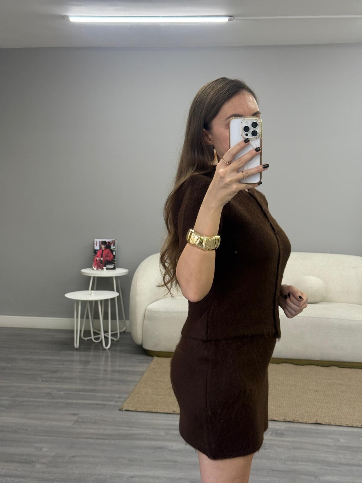 Düğmeli Kısa Kollu Mini Etekli Triko Takım Kahve