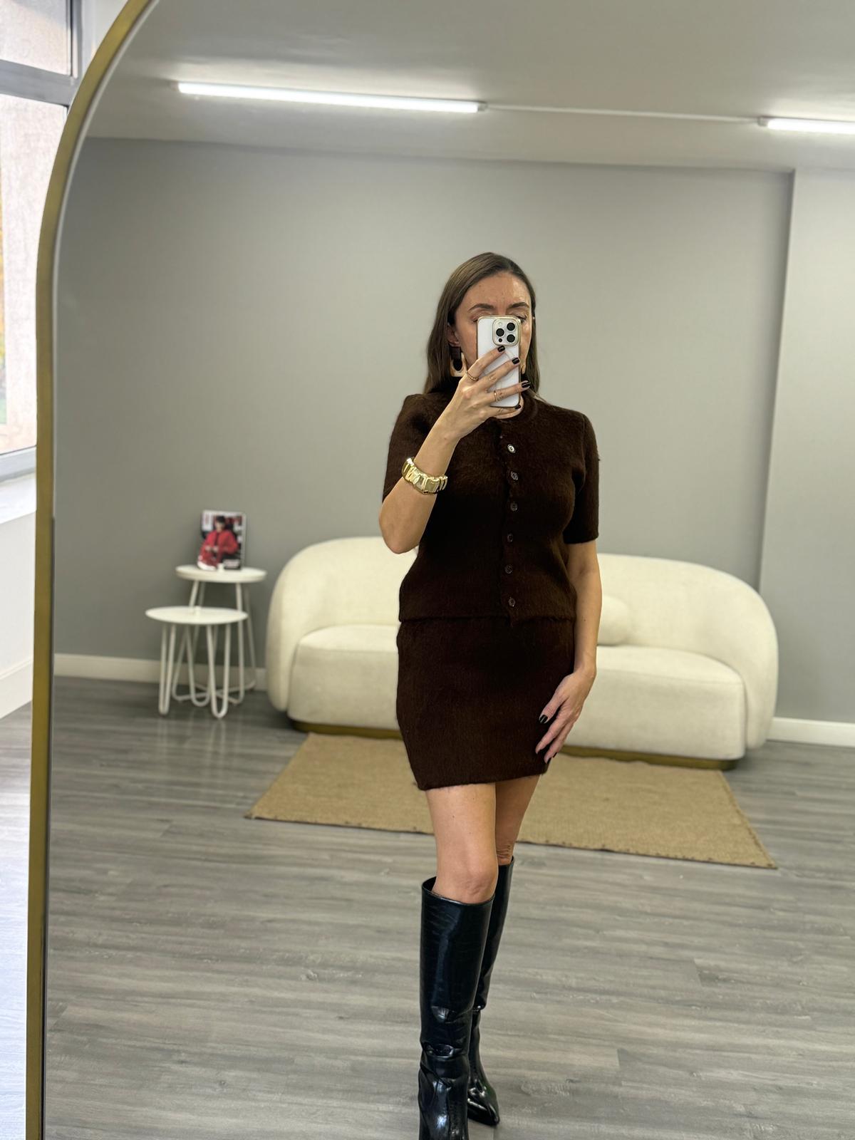 Düğmeli Kısa Kollu Mini Etekli Triko Takım Kahve