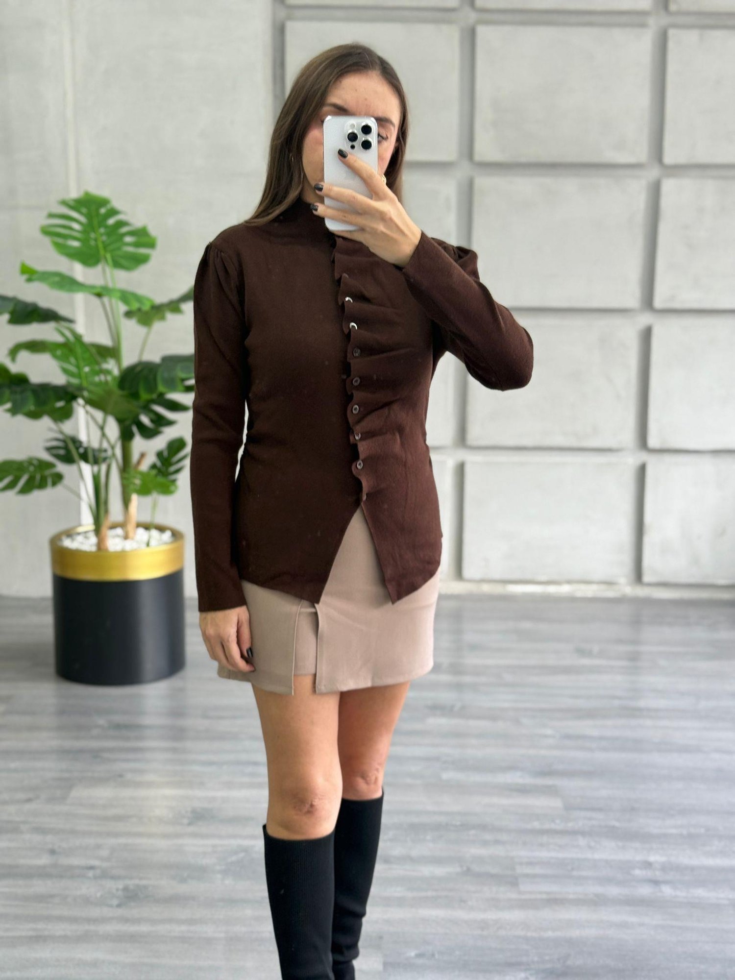 Fırfırlı Acıkahve Triko Bluz