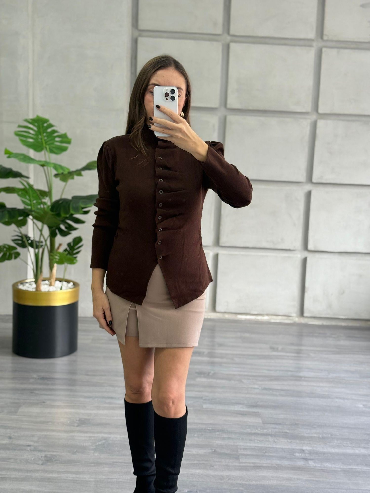 Fırfırlı Acıkahve Triko Bluz