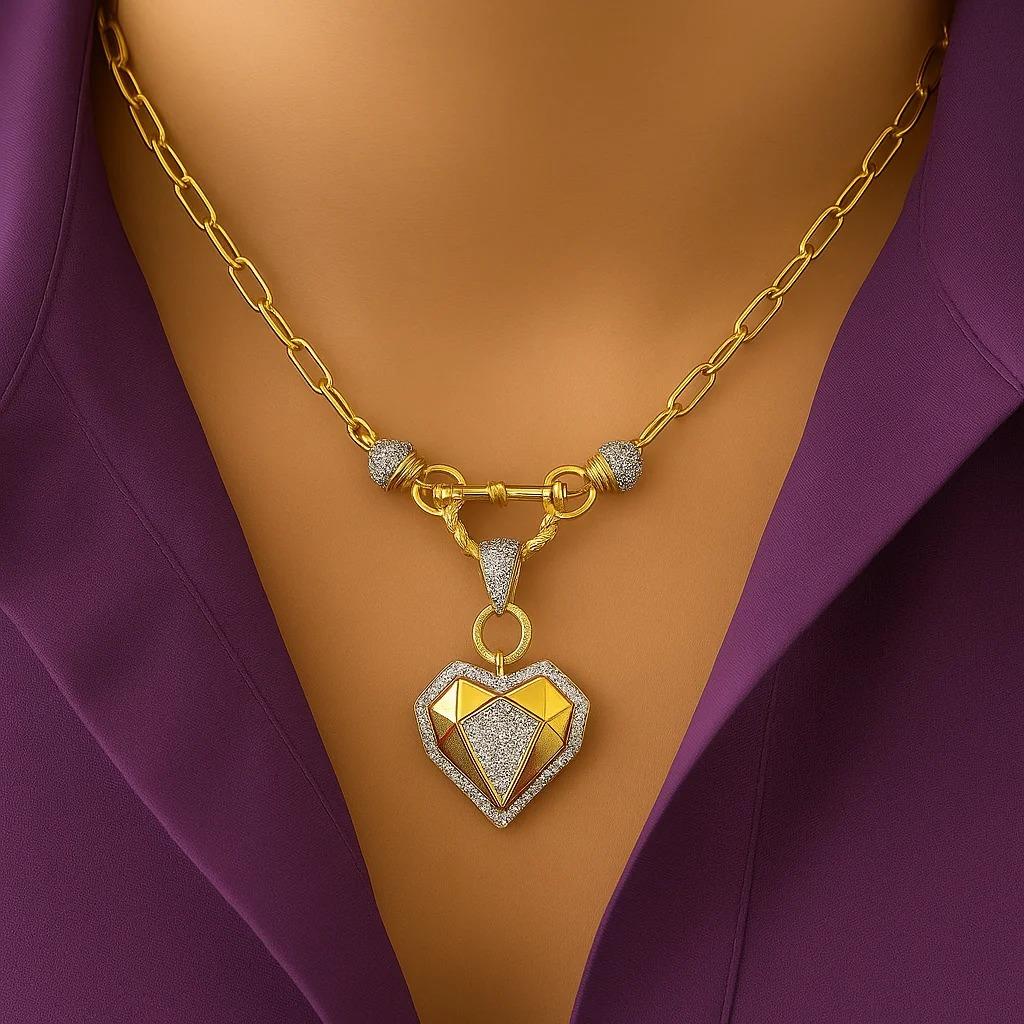Kalp Model Beyaz Taşlı Gold Detaylı Kolye
