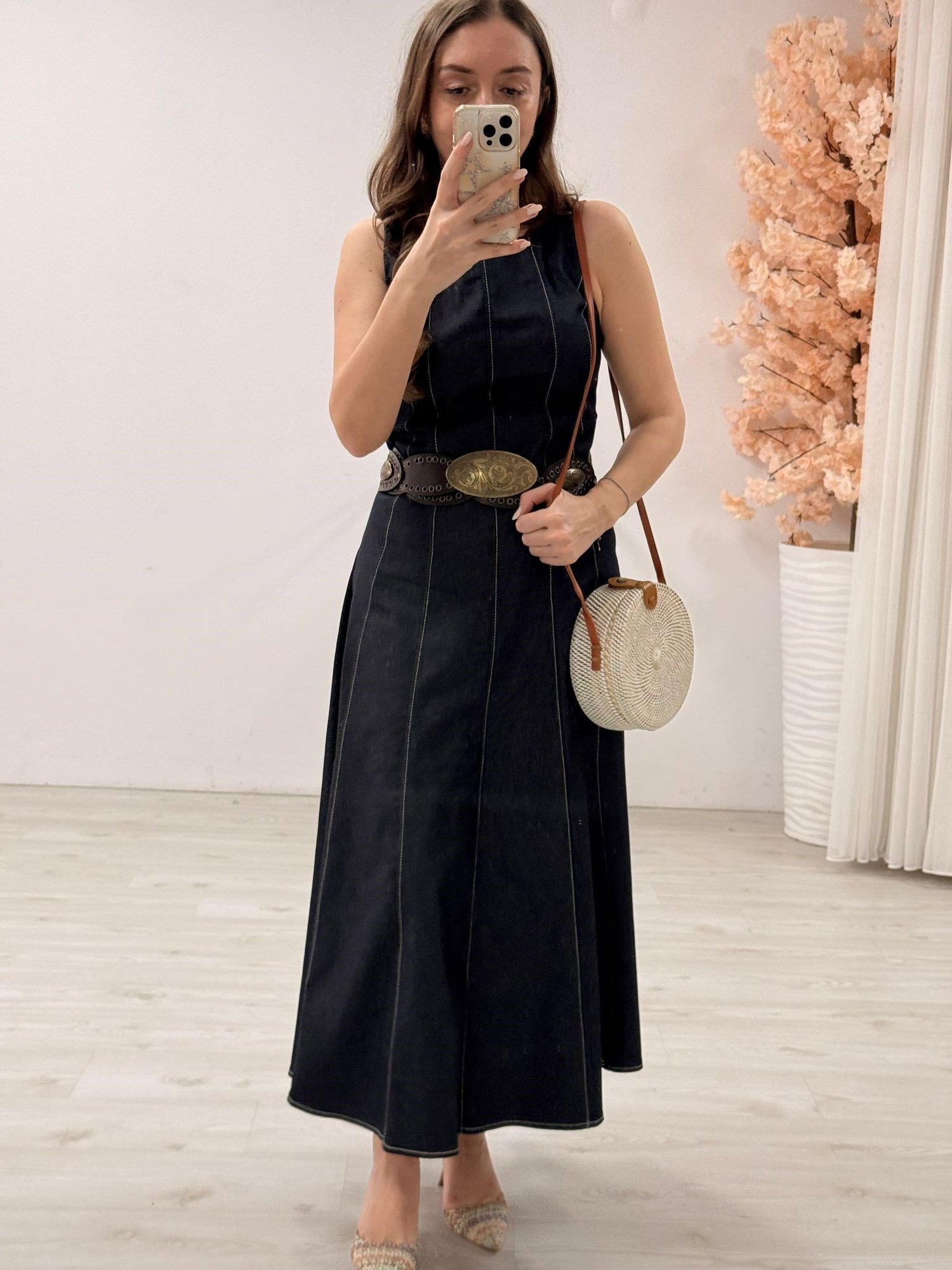 Kolsuz Kloş Etekli Denim Kot Midi Elbise