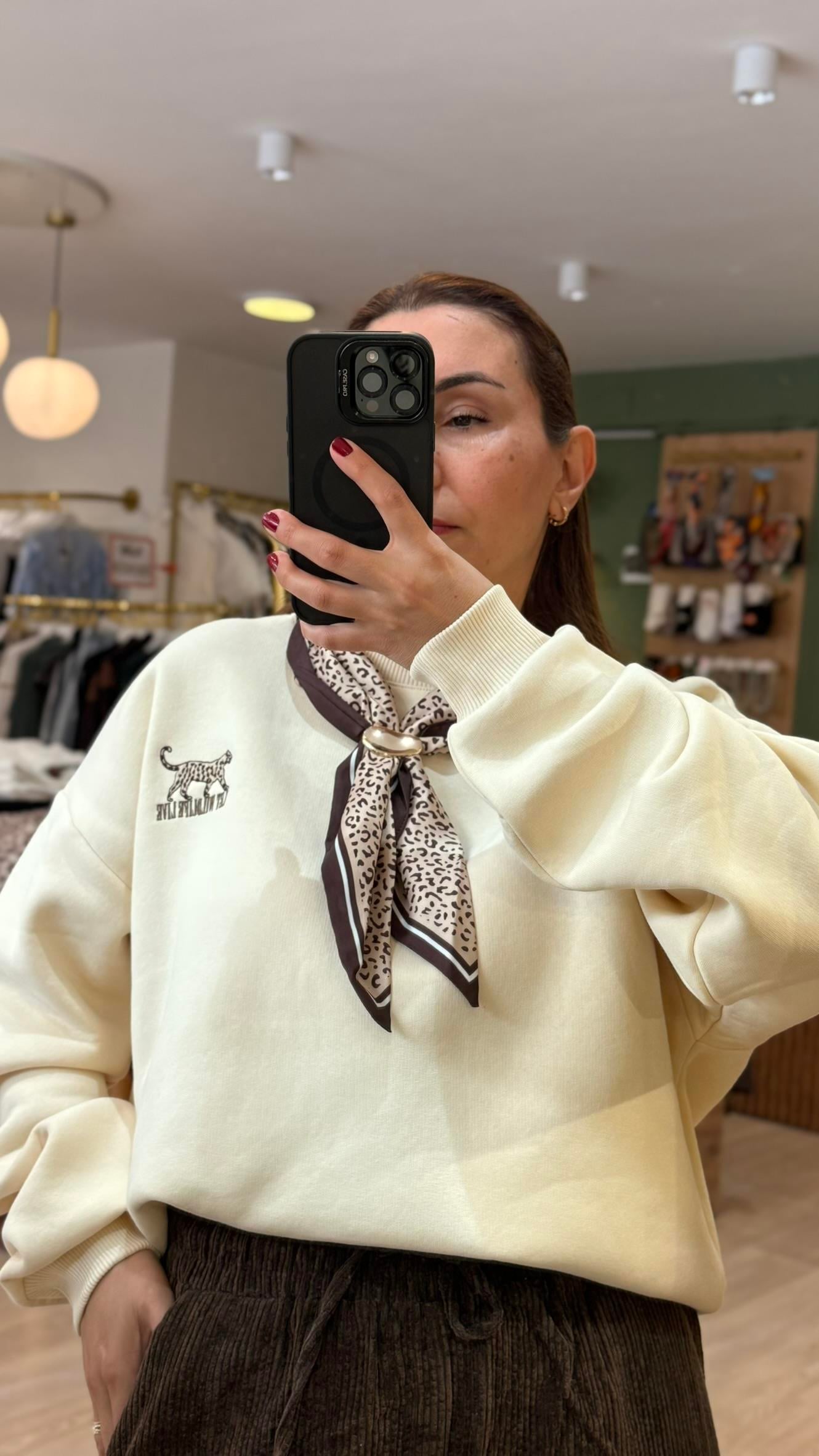 Fularlı Sweatshirt2