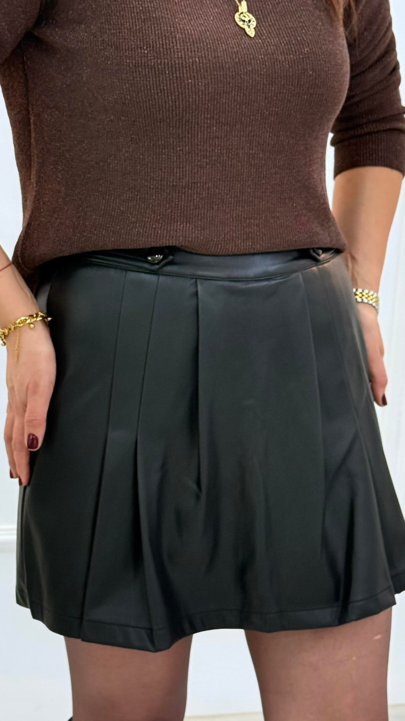 Pileli Şortlu Deri Etek