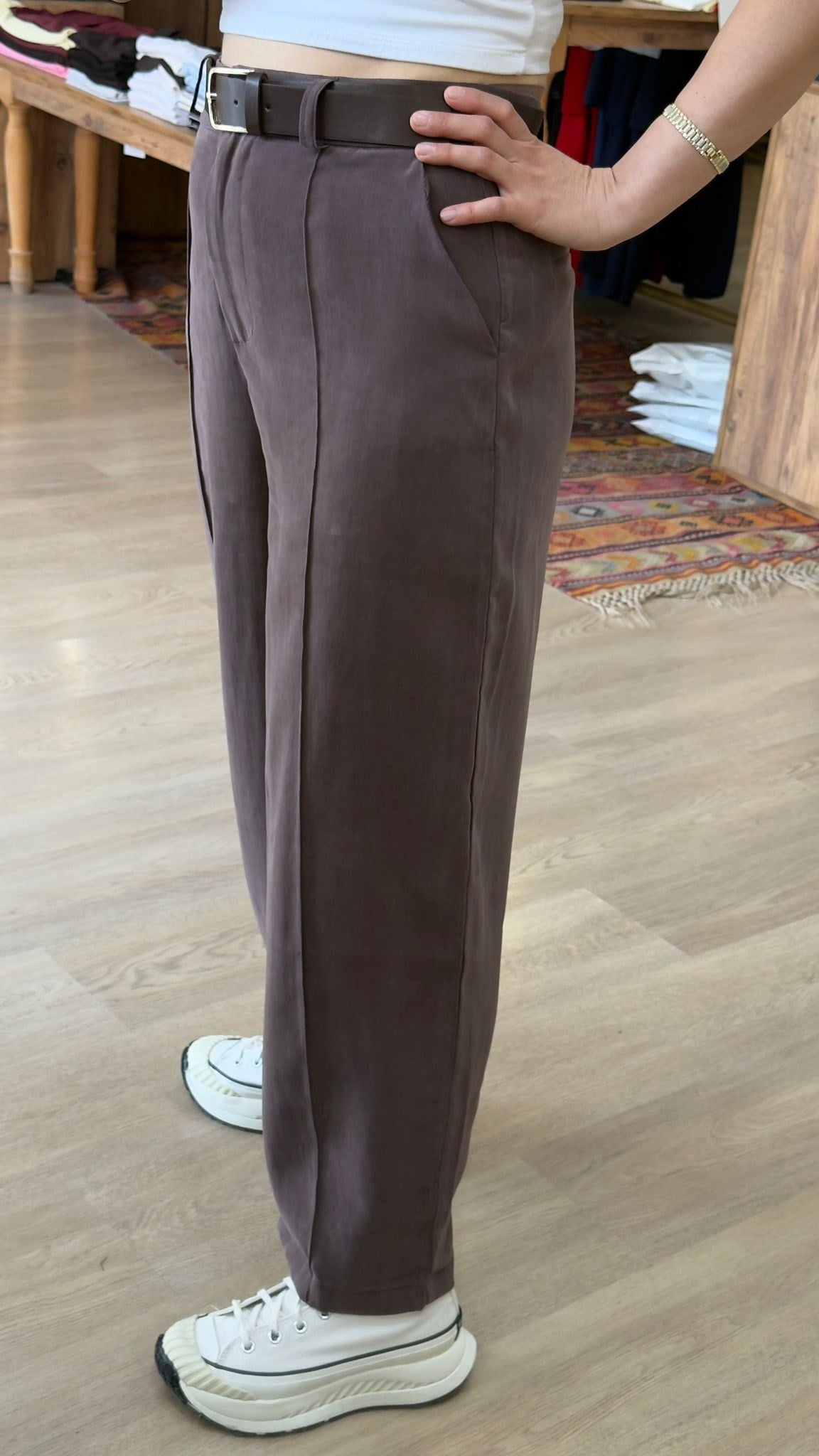 Yumuşak Dokulu Kemerli Havuç Model Pantolon Kahve