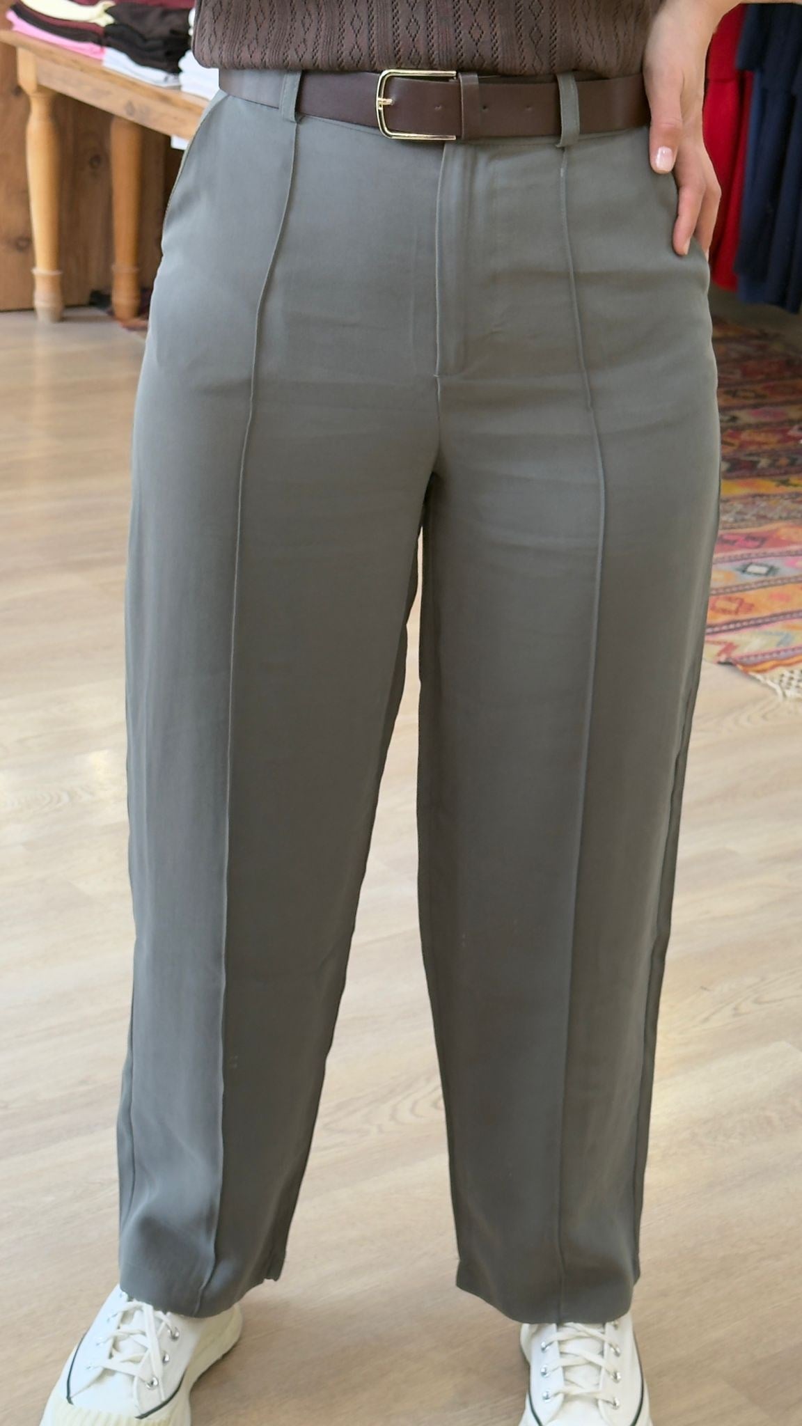 Yumuşak Dokulu Kemerli Havuç Model Pantolon Haki