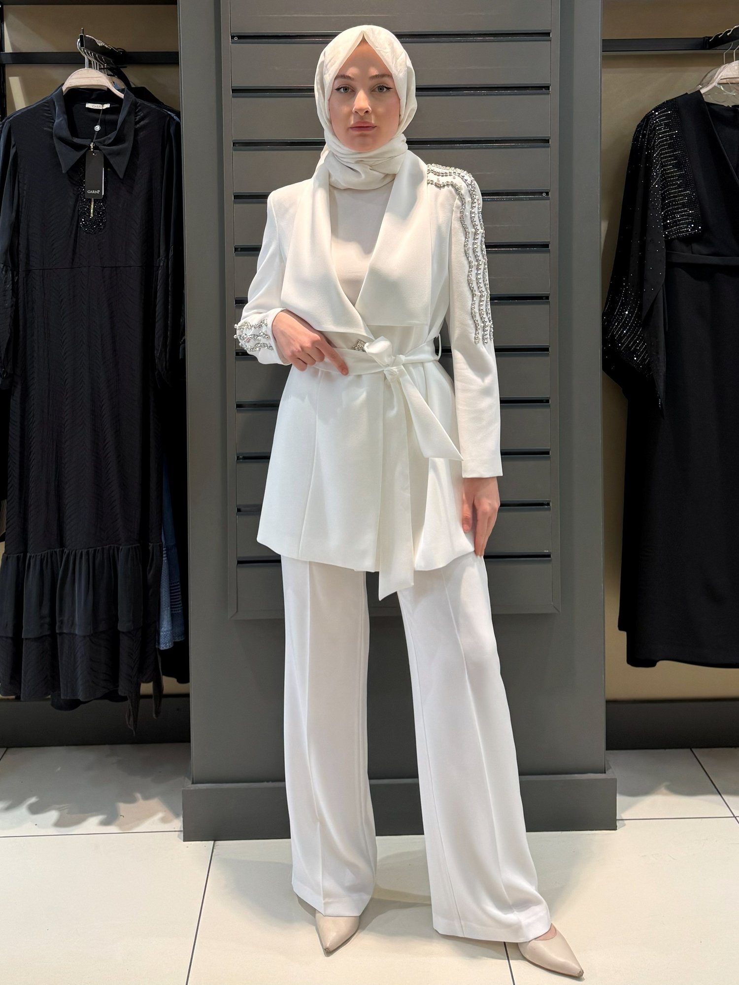 TAŞ DETAY BLAZER TAKIM EKRU