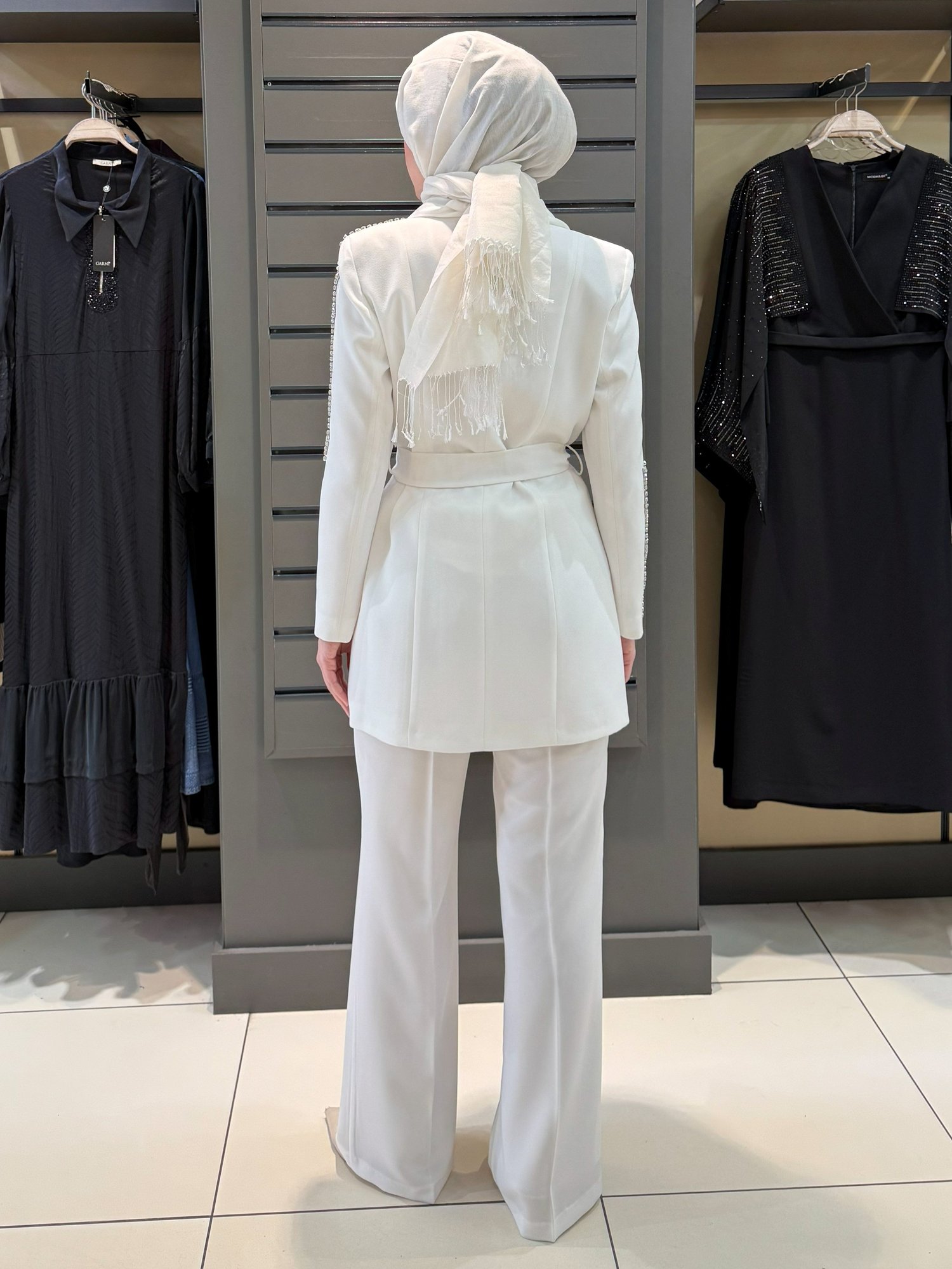 TAŞ DETAY BLAZER TAKIM EKRU