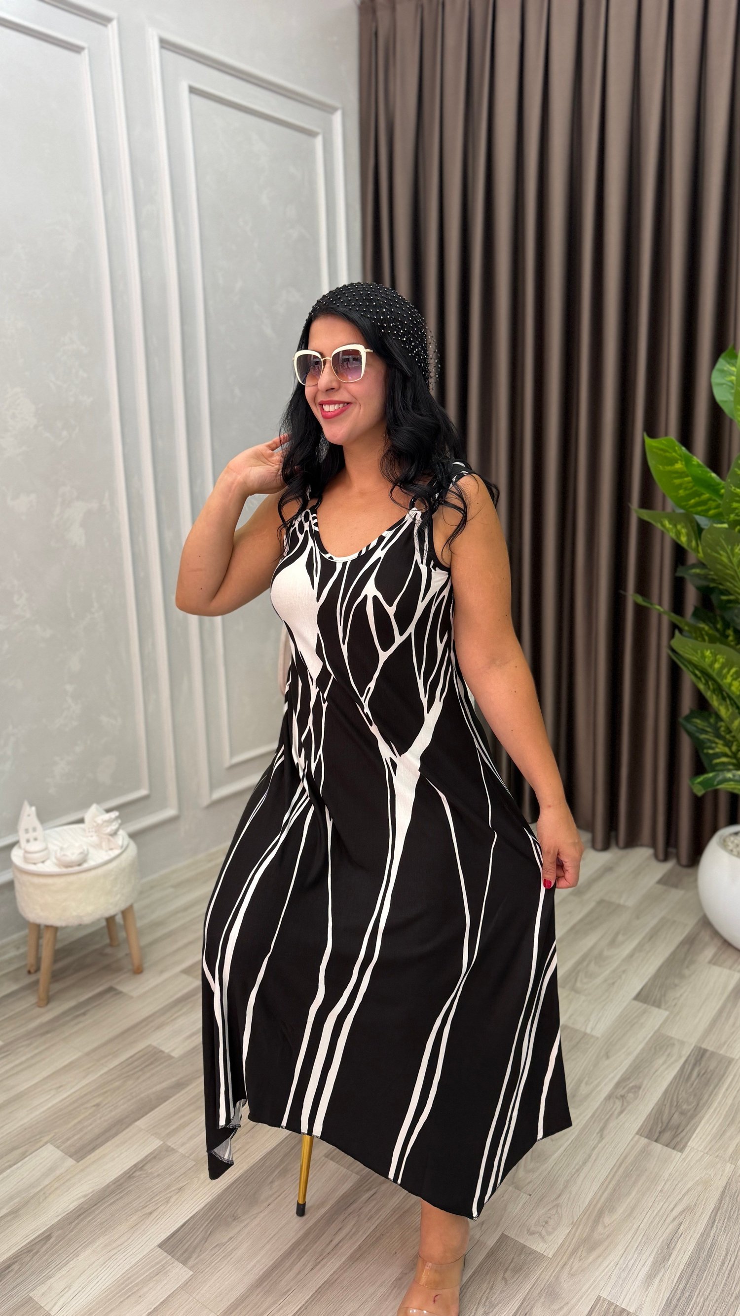 ARIA ASKILI ELBİSE SİYAH ZEMİN BEYAZ ASİMETRİK DESEN