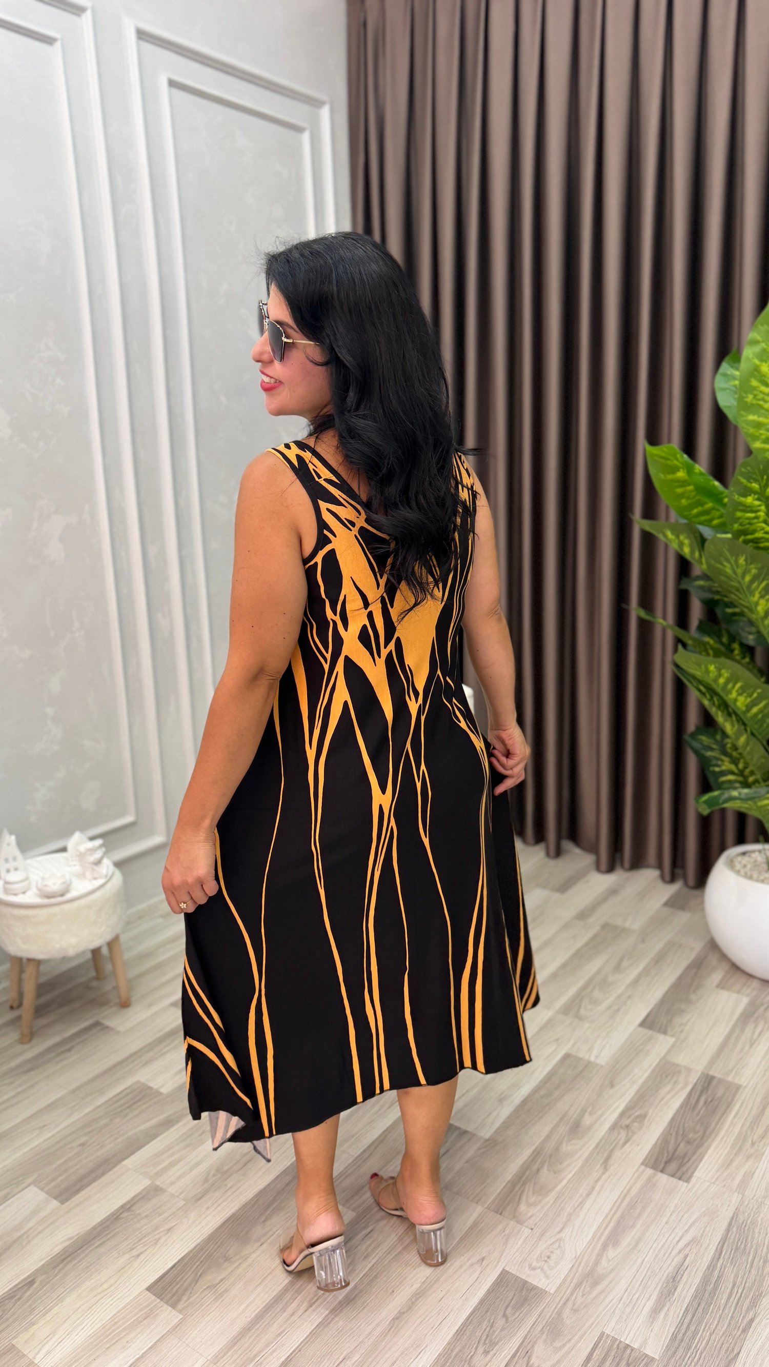 ARIA ASKILI ELBİSE SİYAH ZEMİN HARDAL SARI ASİMETRİK DESEN