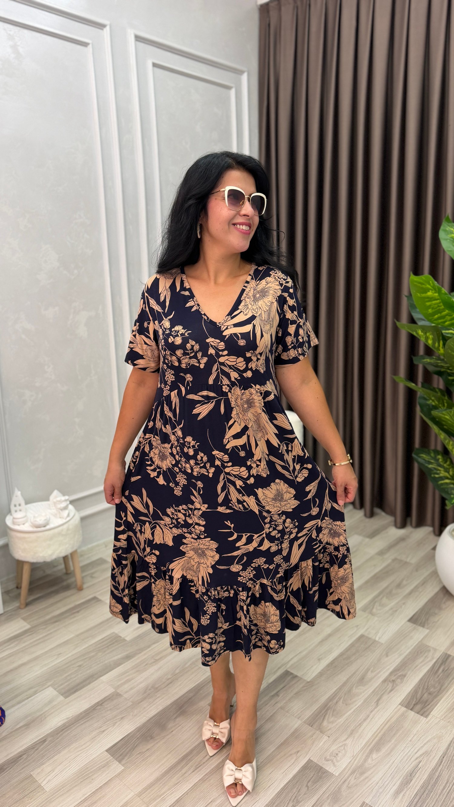 FLORA CHIC ELBİSE LACİVERT ZEMİN KREM DESEN