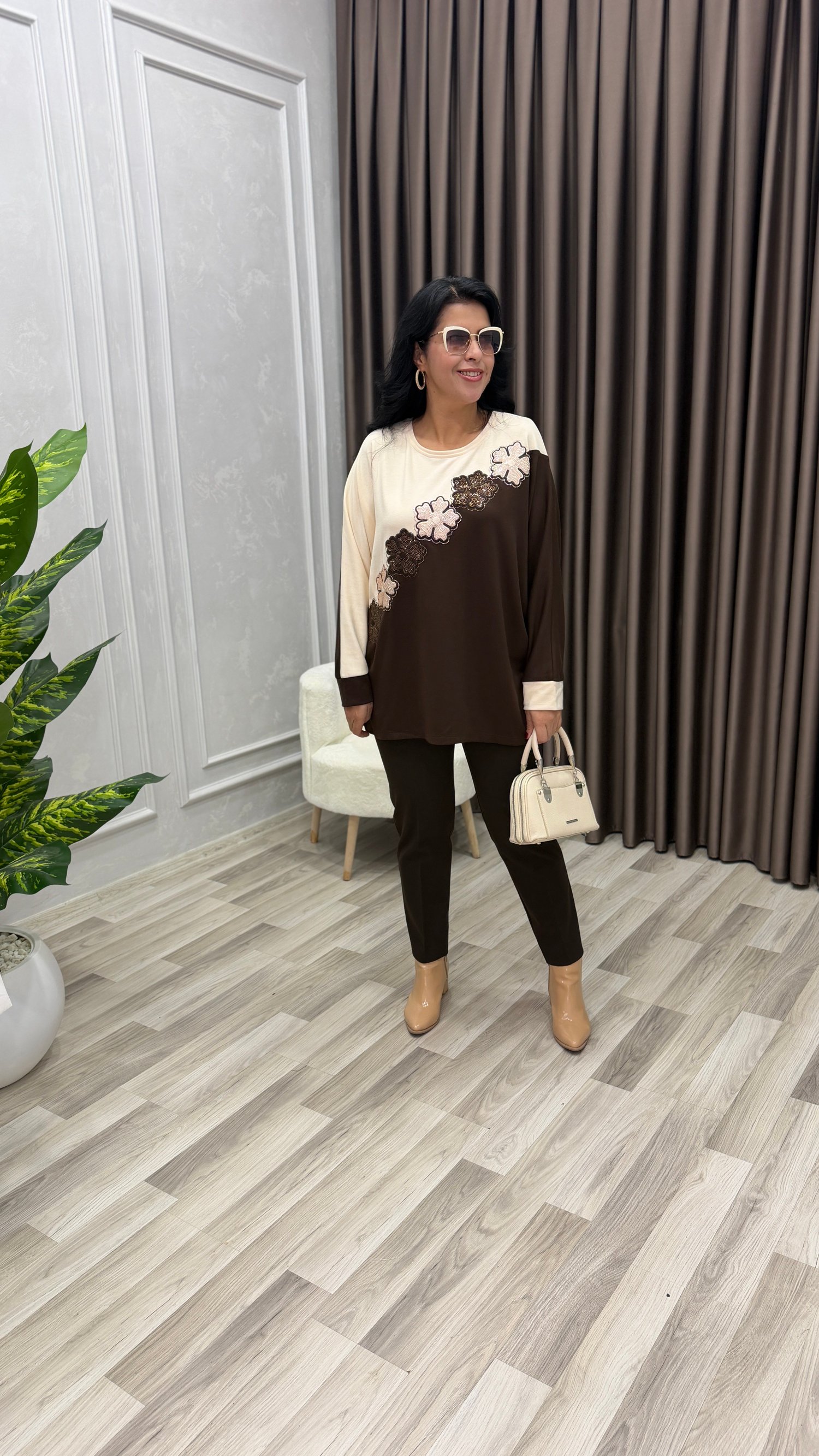 PERLA NAKIŞ TAŞ İŞLEMELİ TASARIM SWEAT KAHVERENGİ BEJ