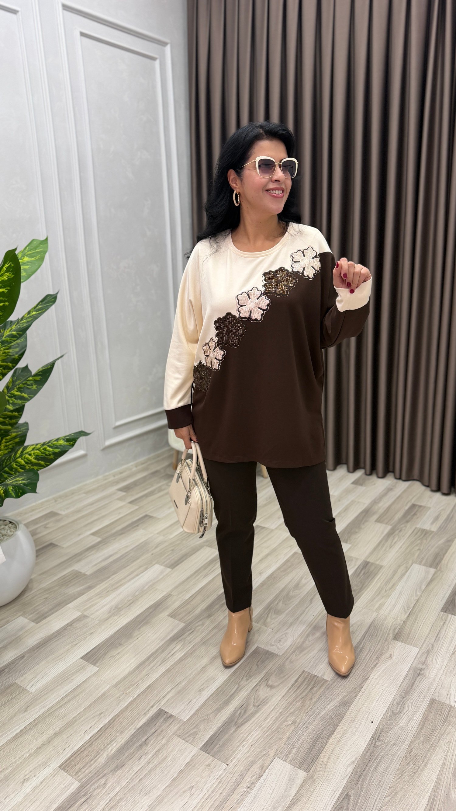 PERLA NAKIŞ TAŞ İŞLEMELİ TASARIM SWEAT KAHVERENGİ BEJ