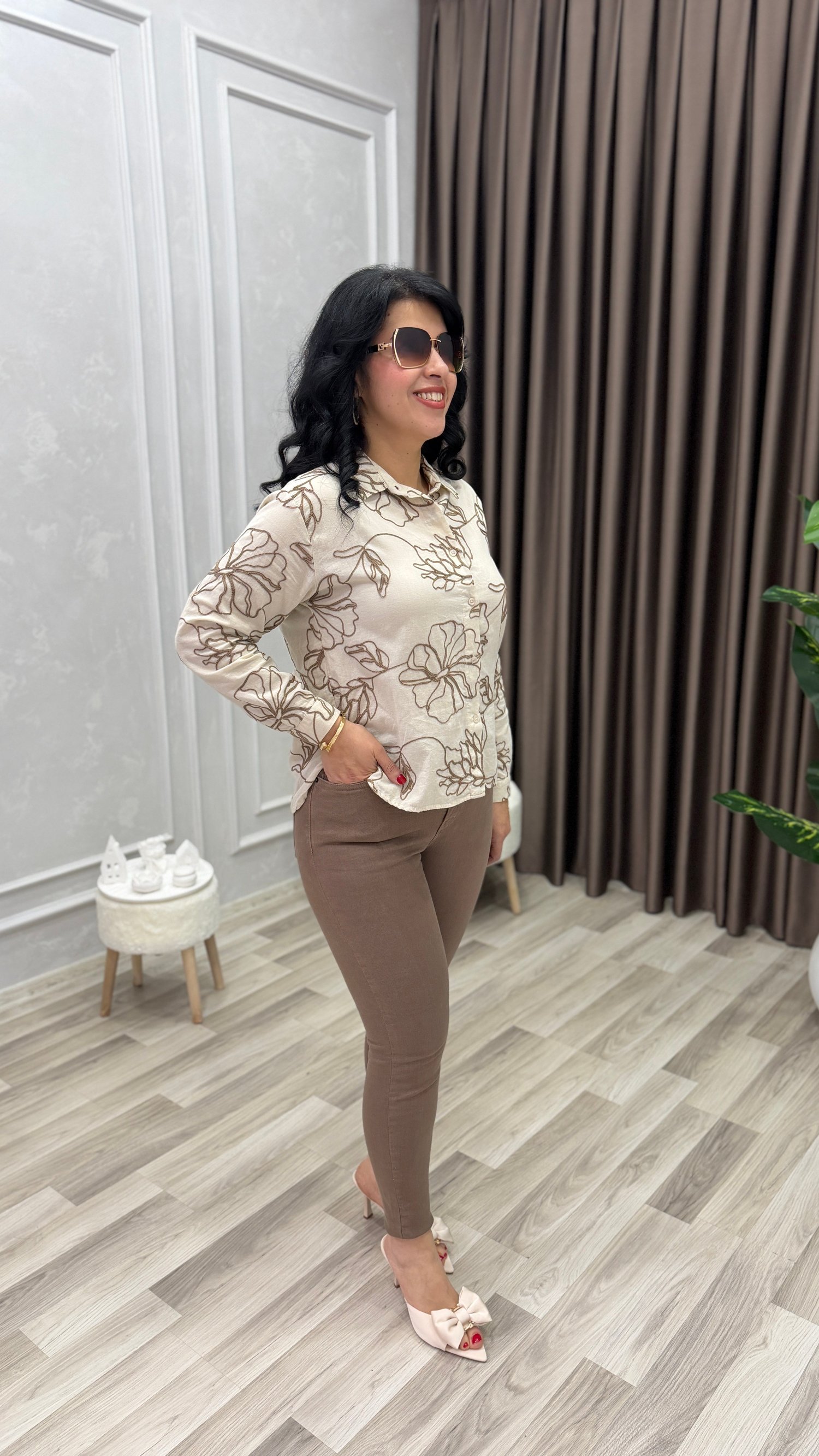 VIBE NAKIŞ İŞLEMELİ ORGANİK GÖMLEK KREM