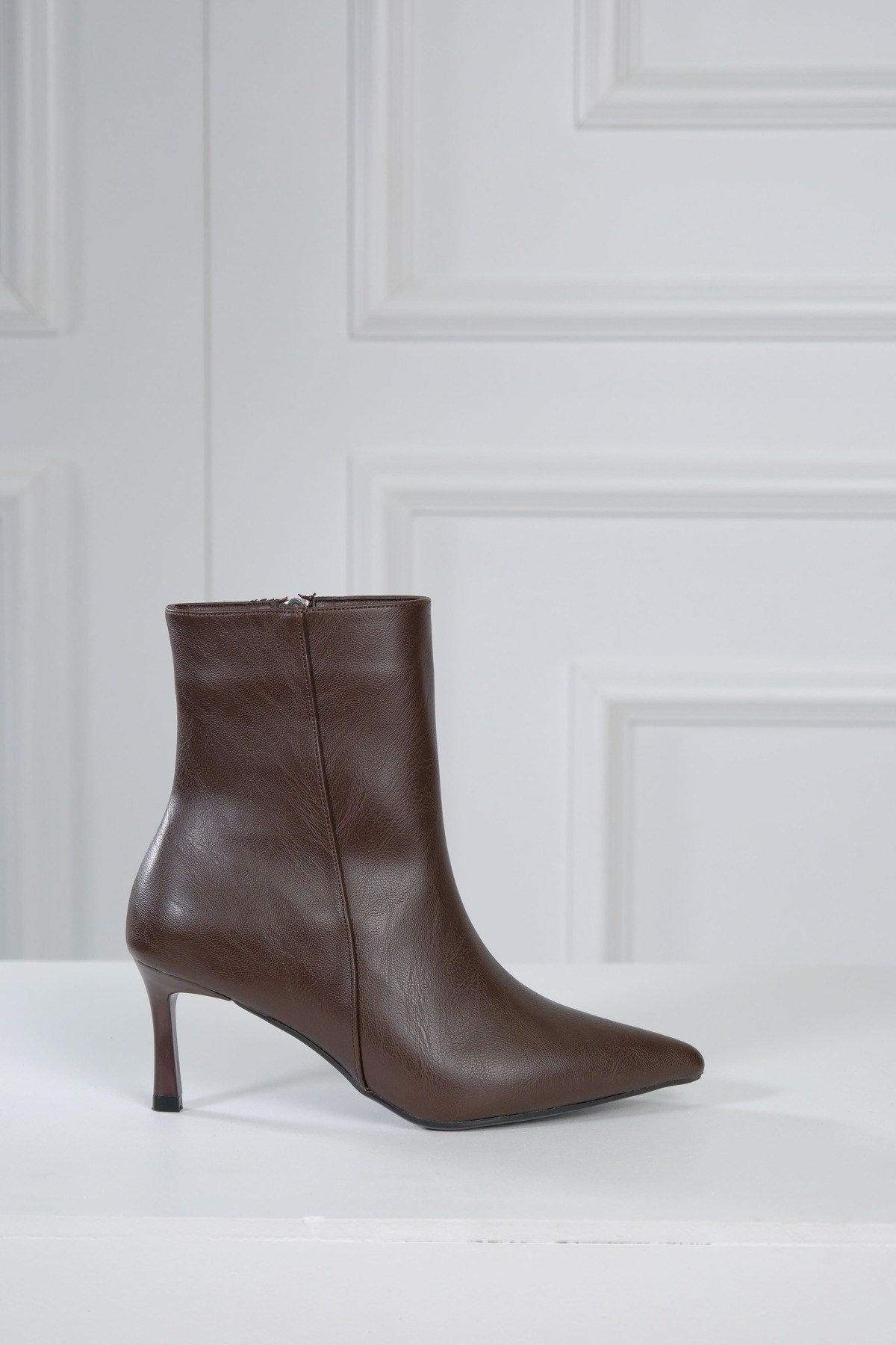 Kadın Bot Sivri Burun Topuklu