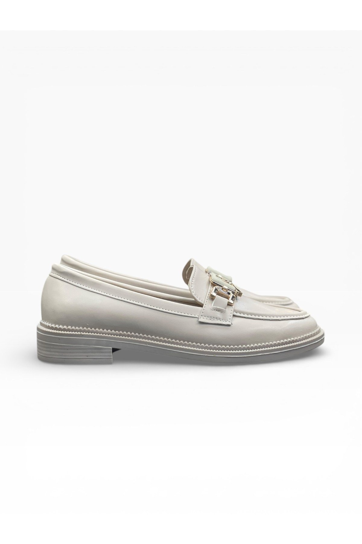 Kadın Loafer Ortopedik Tabanlı Metal Aksesuarlı