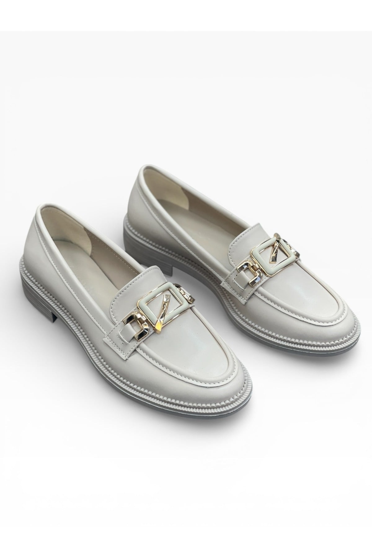 Kadın Loafer Ortopedik Tabanlı Metal Aksesuarlı