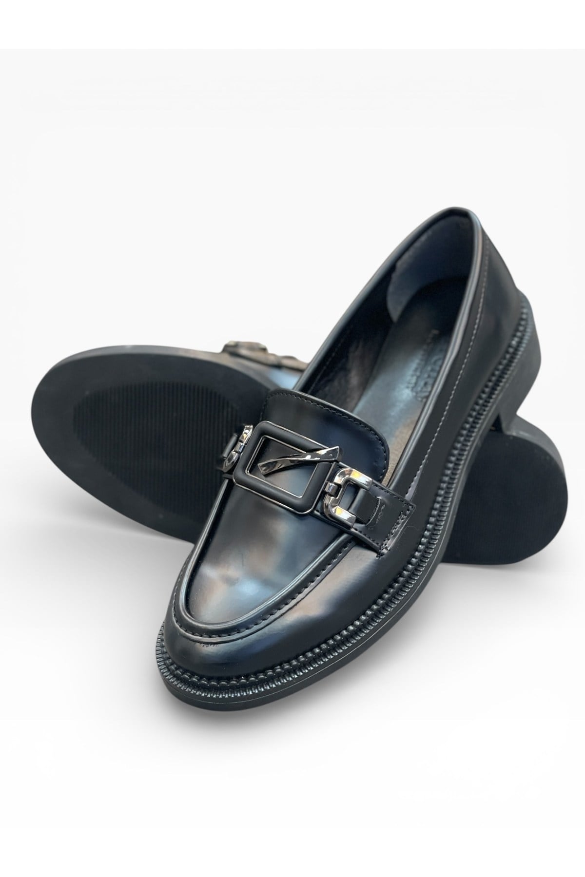 Kadın Loafer Ortopedik Tabanlı Metal Aksesuarlı