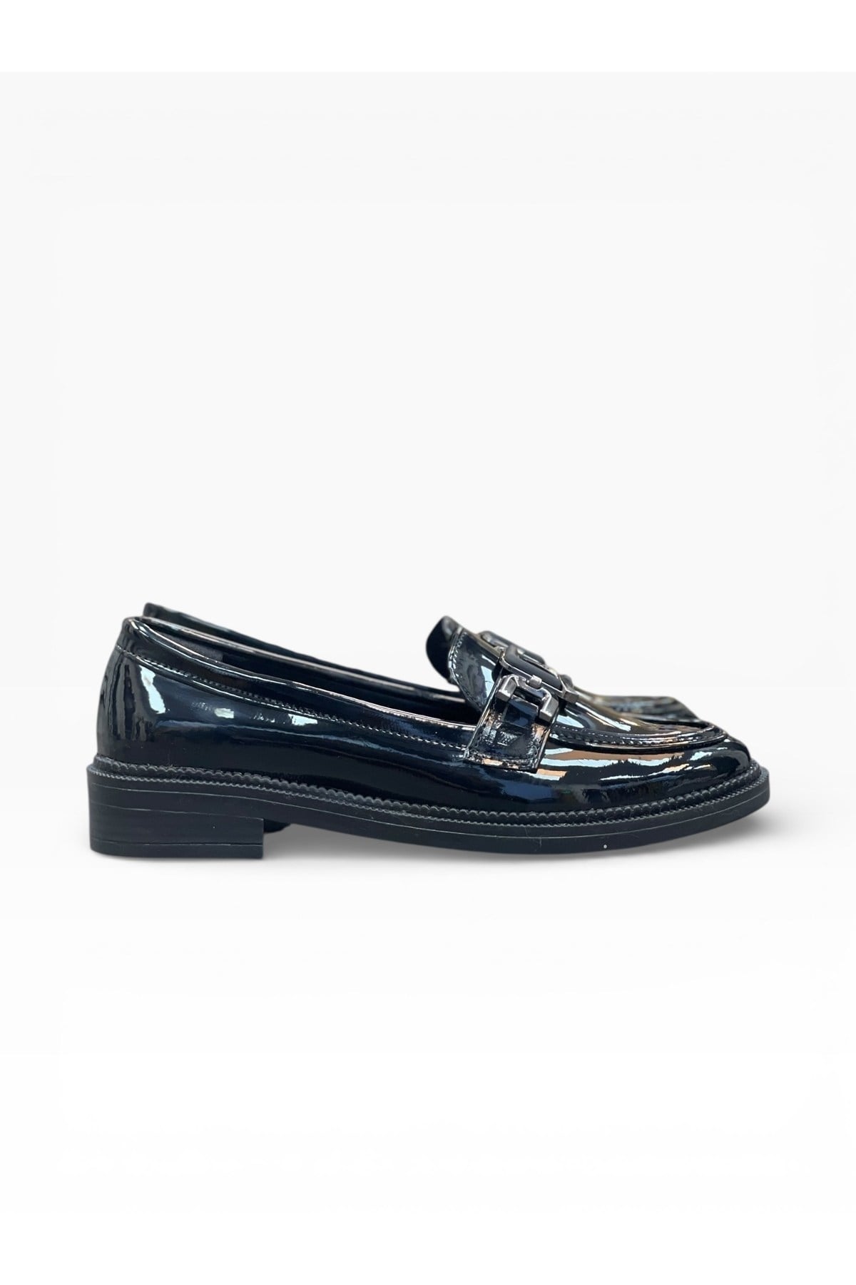 Kadın Loafer Ortopedik Tabanlı Metal Aksesuarlı