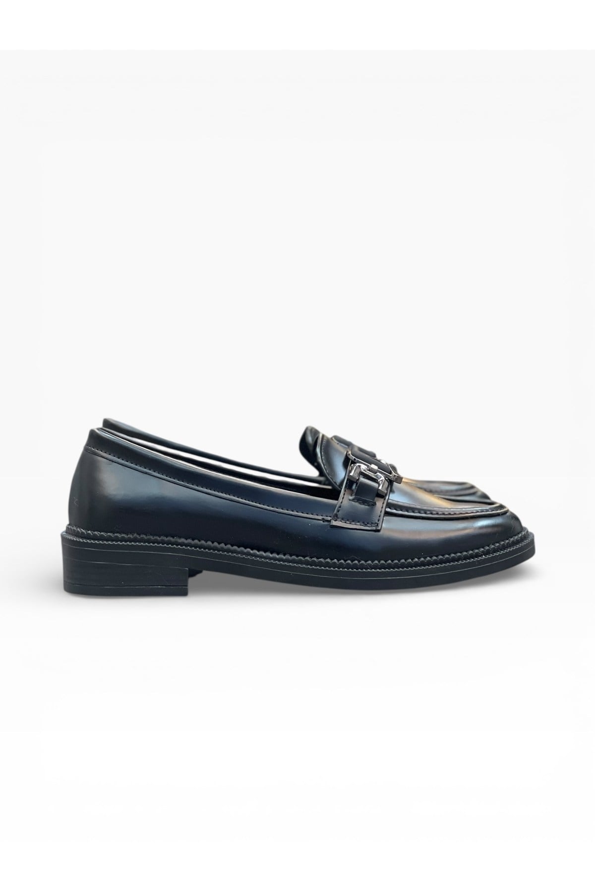 Kadın Loafer Ortopedik Tabanlı Metal Aksesuarlı