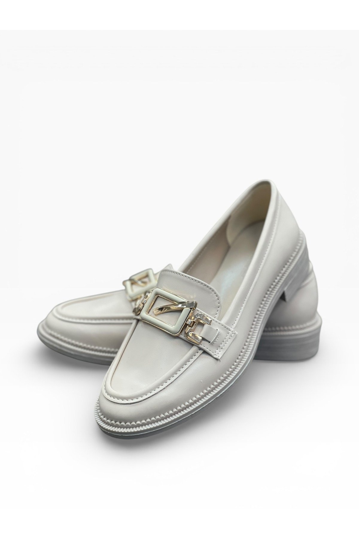 Kadın Loafer Ortopedik Tabanlı Metal Aksesuarlı