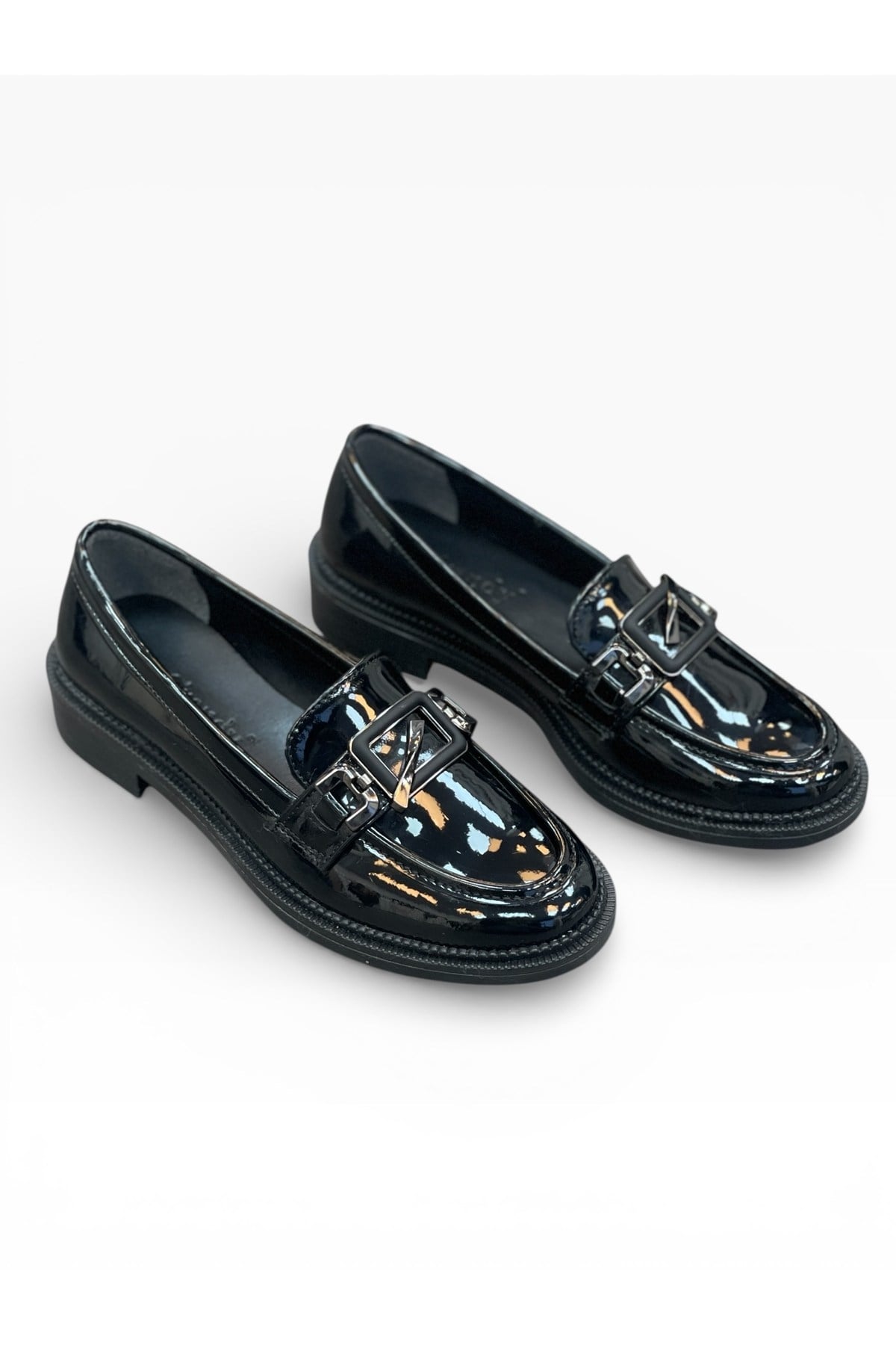 Kadın Loafer Ortopedik Tabanlı Metal Aksesuarlı