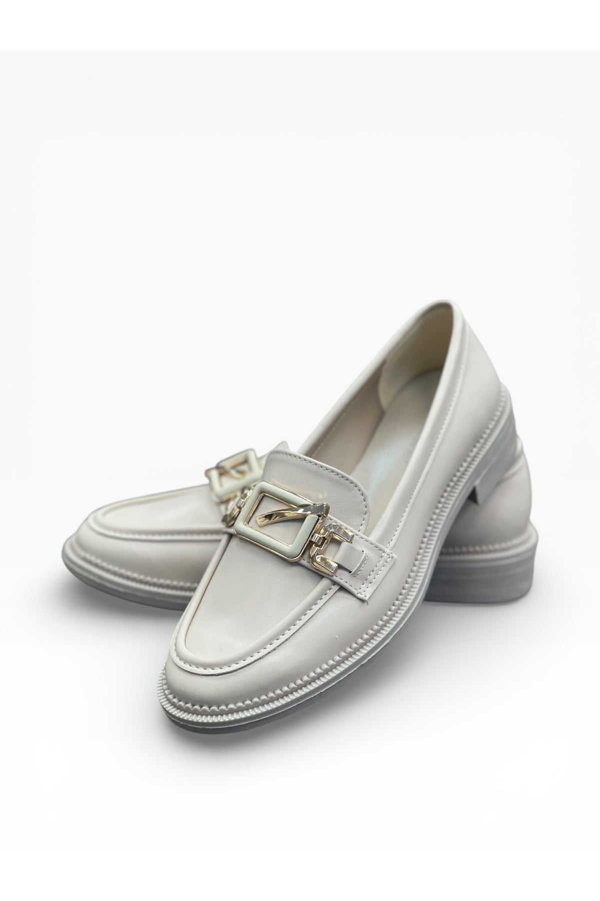 Kadın Loafer Ortopedik Tabanlı Metal Aksesuarlı