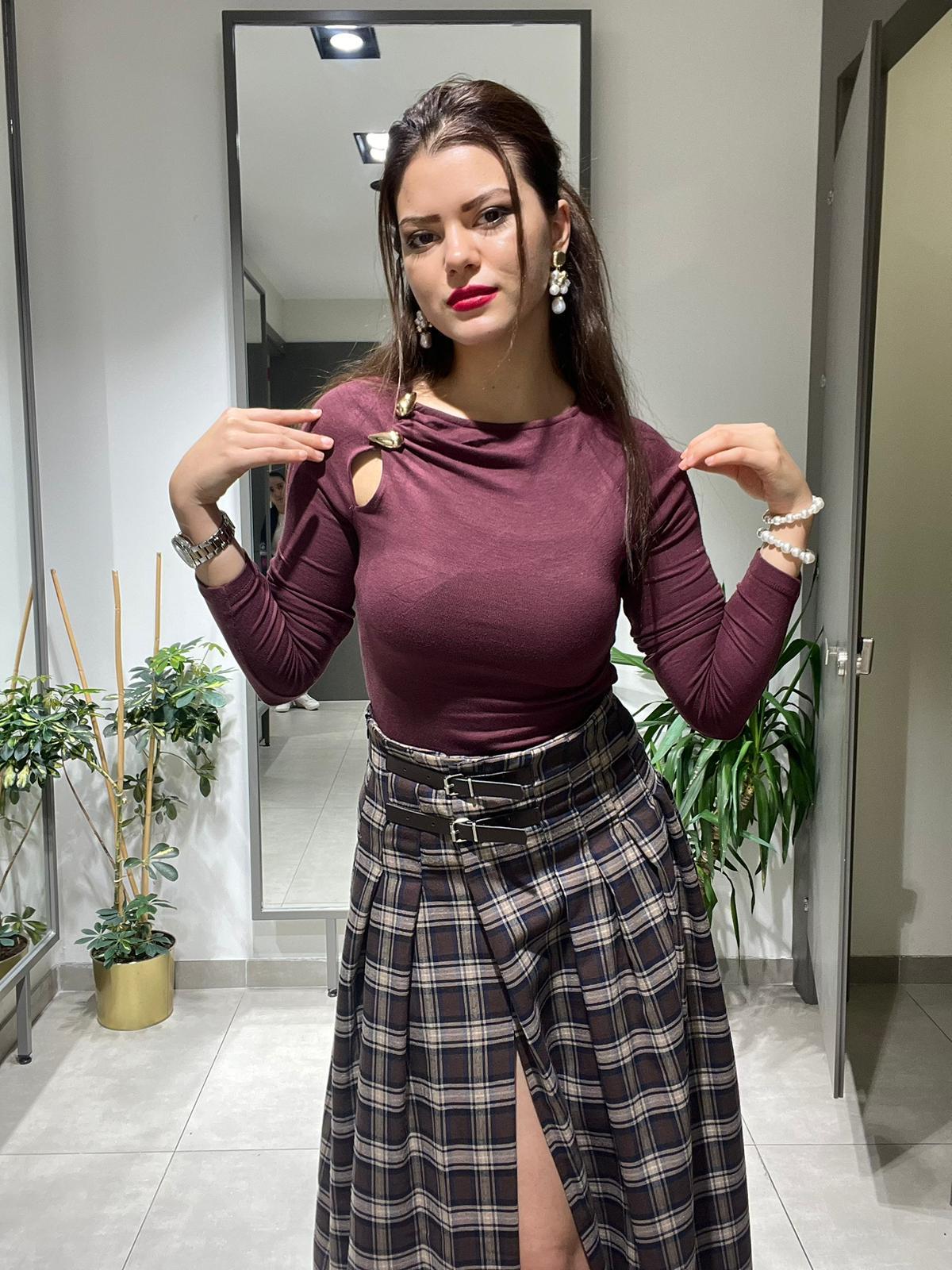 251063 Aksesuarlı Bluz