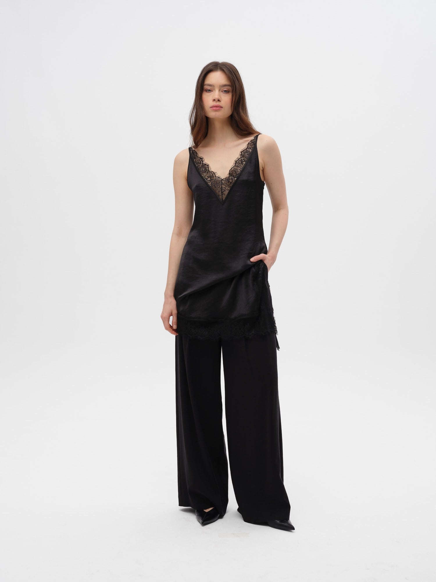Piarbi Asimetrik Dantel Detaylı Saten Elbise - Siyah Premium Satin Lace Dress | Lüks Gece Elbisesi Tasarımı