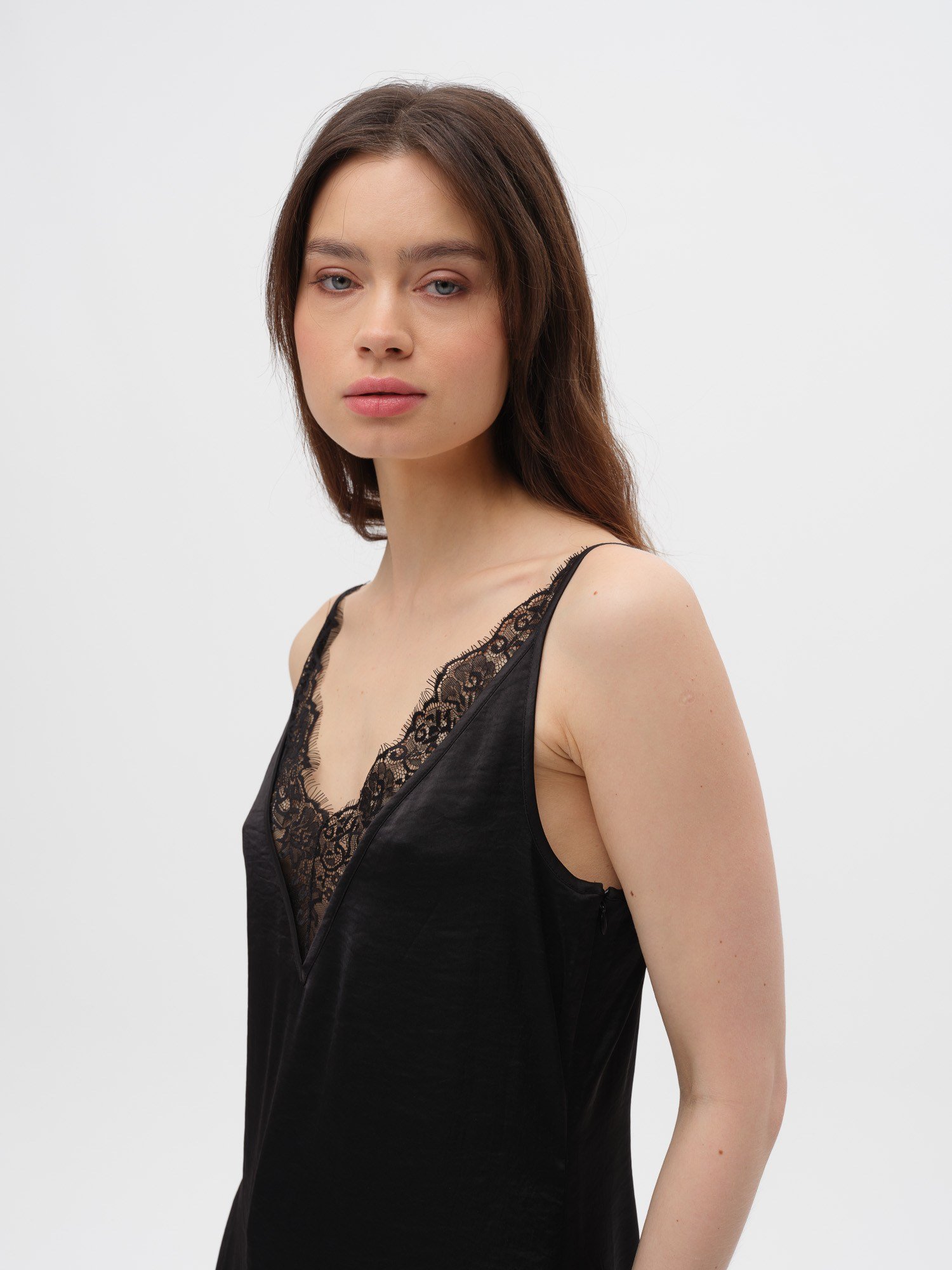 Piarbi Asimetrik Dantel Detaylı Saten Elbise - Siyah Premium Satin Lace Dress | Lüks Gece Elbisesi Tasarımı