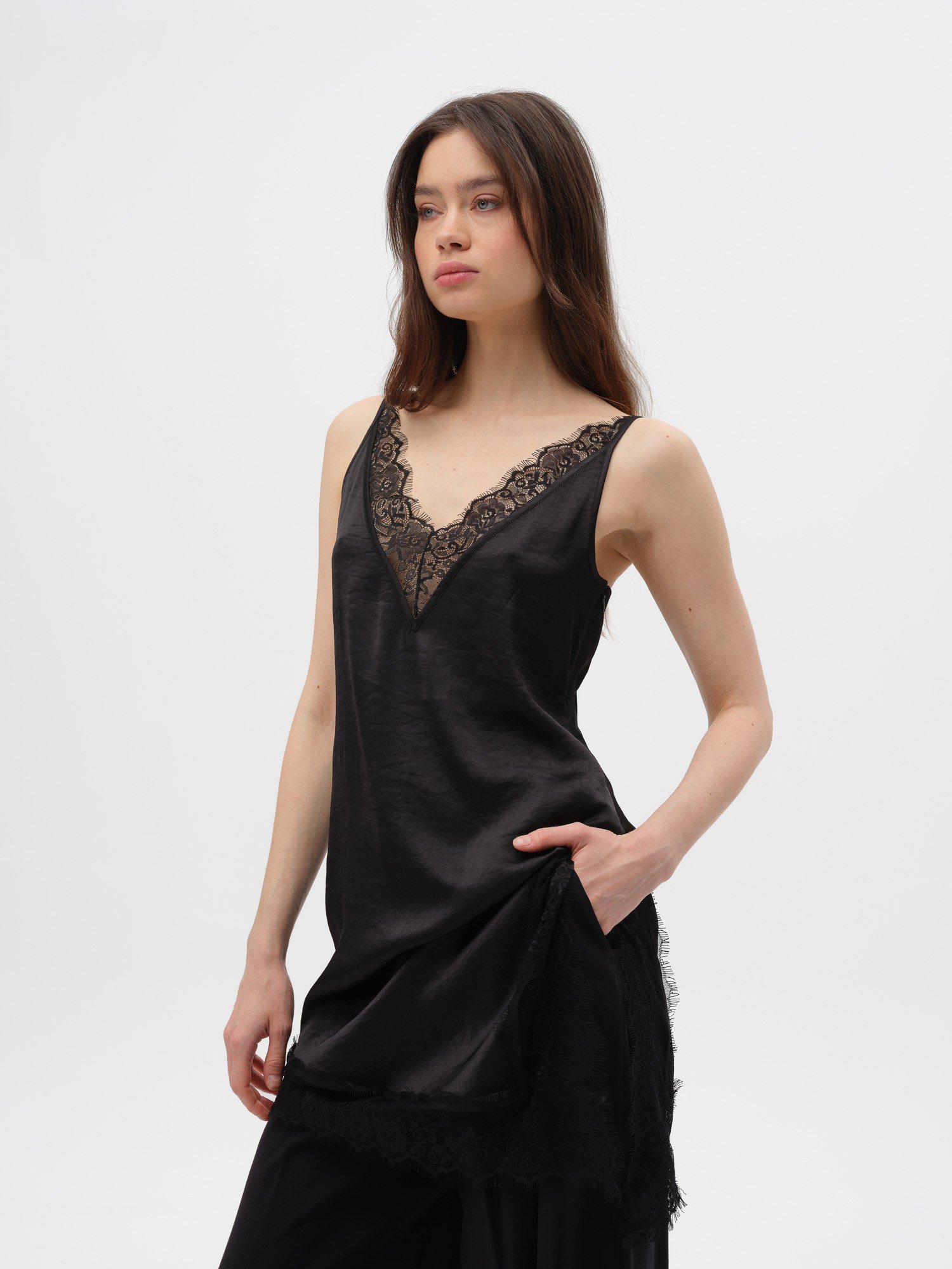 Piarbi Asimetrik Dantel Detaylı Saten Elbise - Siyah Premium Satin Lace Dress | Lüks Gece Elbisesi Tasarımı