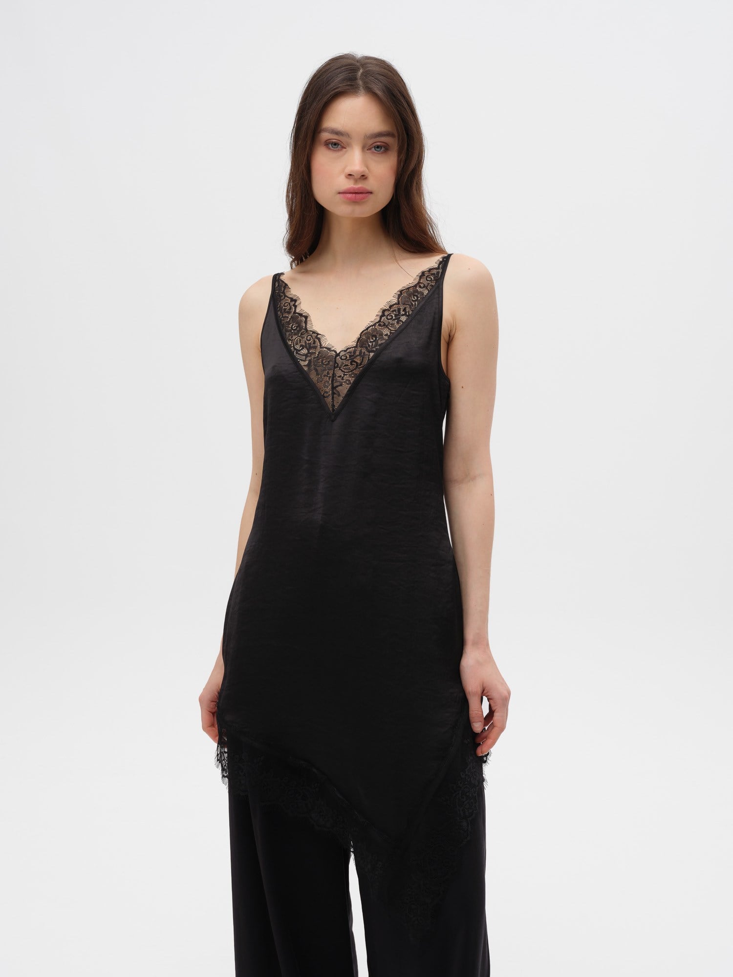 Piarbi Asimetrik Dantel Detaylı Saten Elbise - Siyah Premium Satin Lace Dress | Lüks Gece Elbisesi Tasarımı