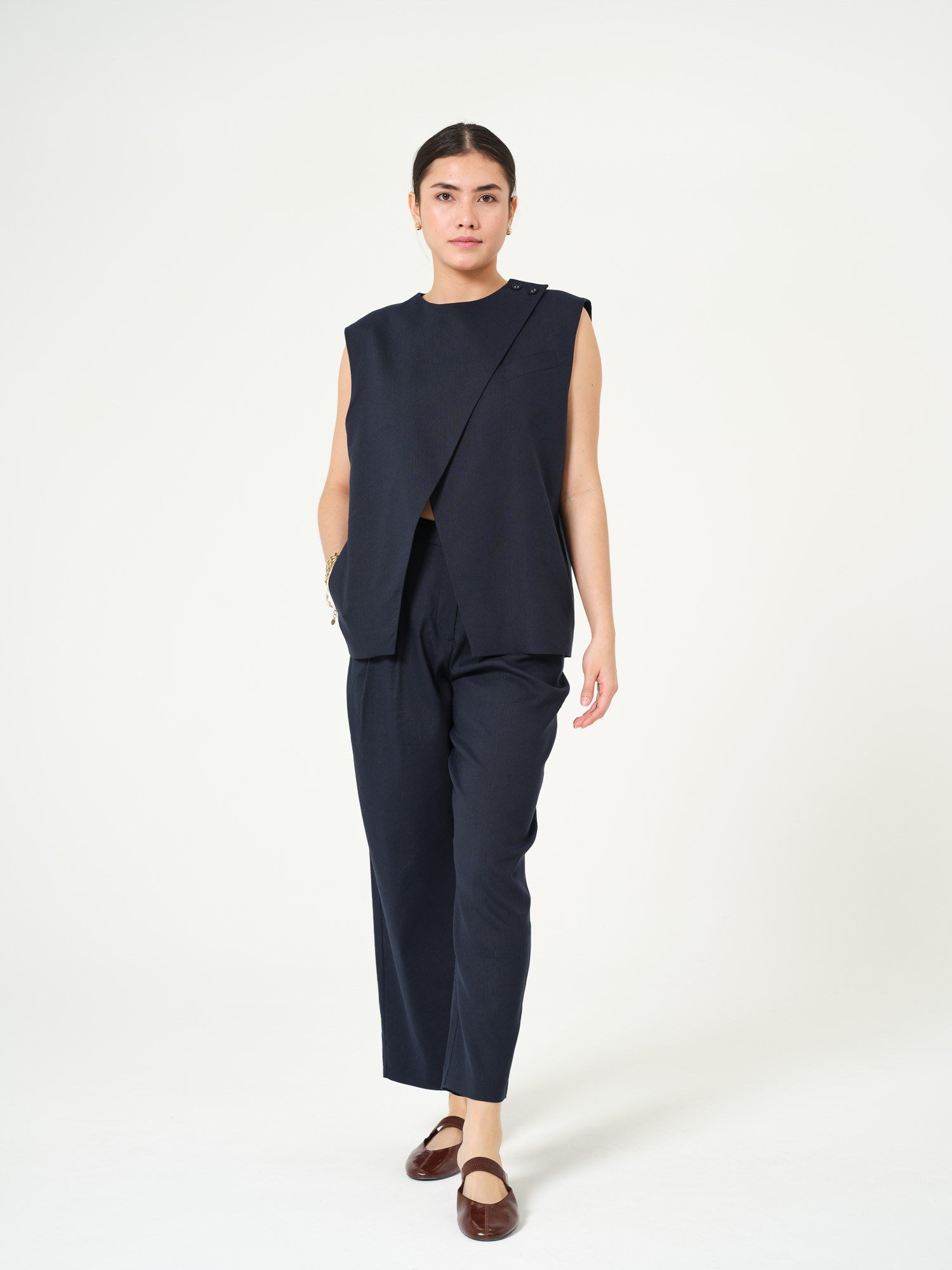 Piarbi Asimetrik Kapama Rahat Kesim Keten Yelek - Lacivert Premium Linen Karışımlı Tasarım Vest
