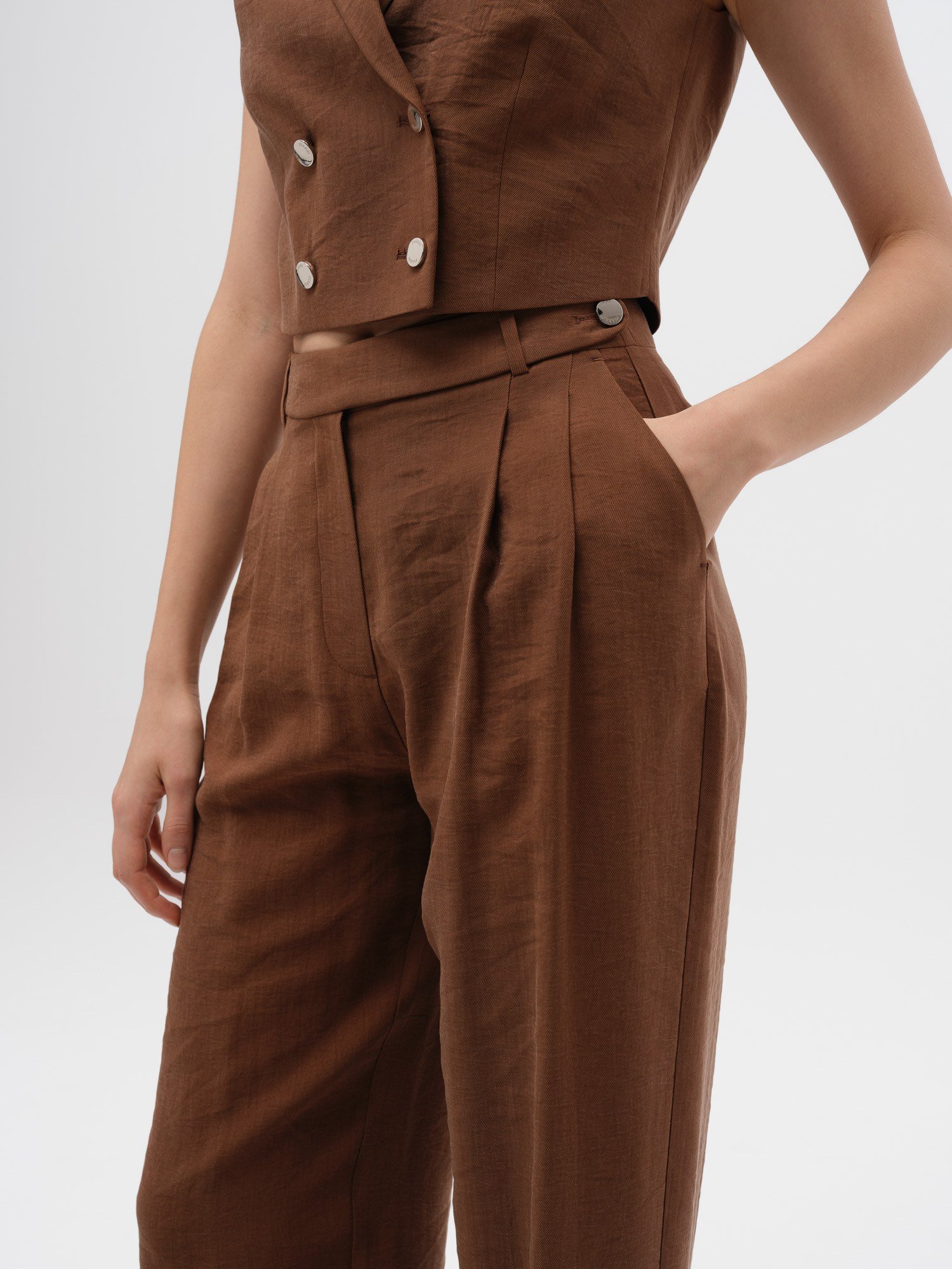 Piarbi Asimetrik Kemer Detaylı Düz Paça Pantolon - Enfiye Tencel Karışımlı Premium Straight Leg Tasarım