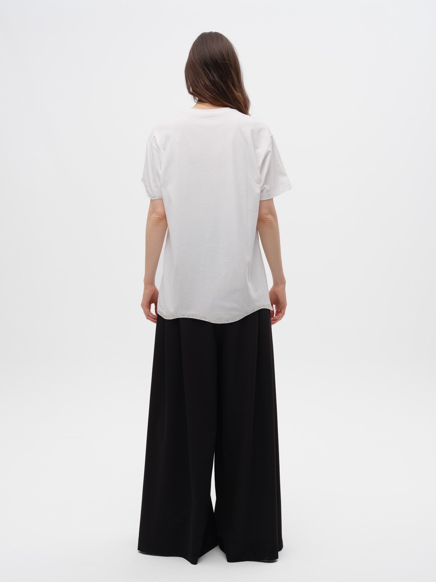 Piarbi Asimetrik Nakışlı ve Mücevher Detaylı Oversized Tişört - Off White %100 Pamuklu Jeweled Embroidered T-shirt