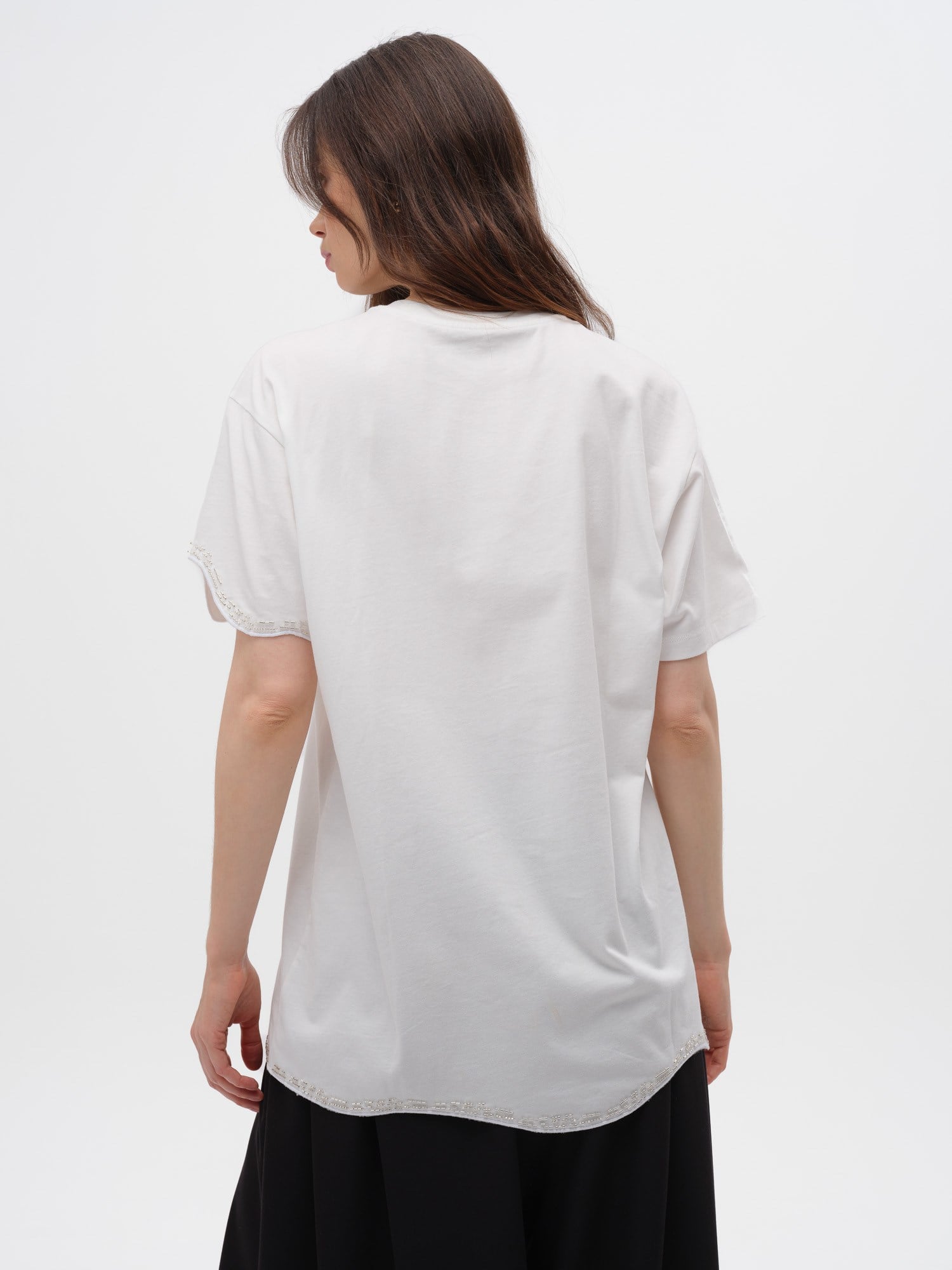 Piarbi Asimetrik Nakışlı ve Mücevher Detaylı Oversized Tişört - Off White %100 Pamuklu Jeweled Embroidered T-shirt