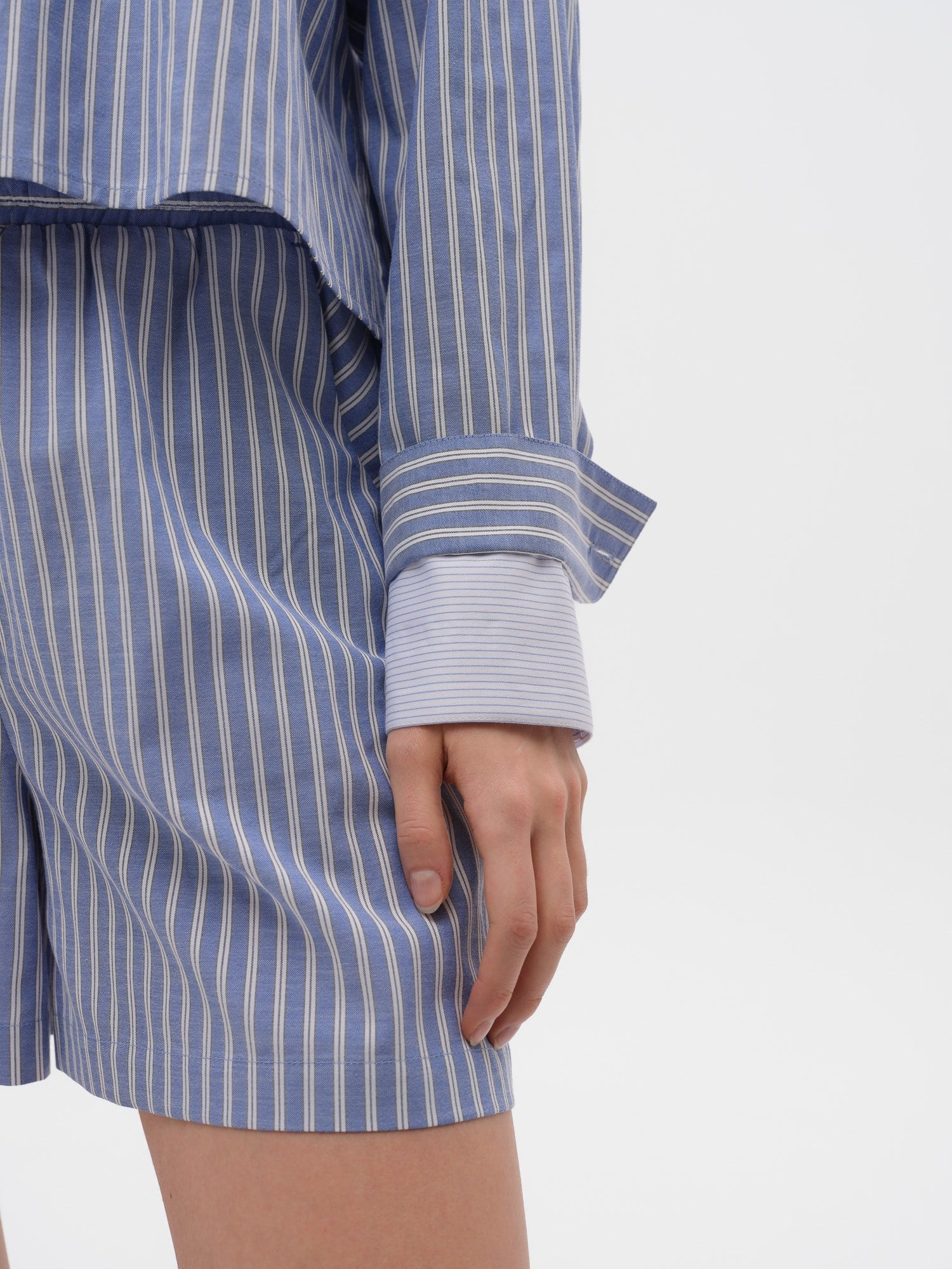 Piarbi Çift Manşetli Çizgili Kutu Form Gömlek - Mavi Beyaz Premium Cotton Blend Box-Shaped Shirt