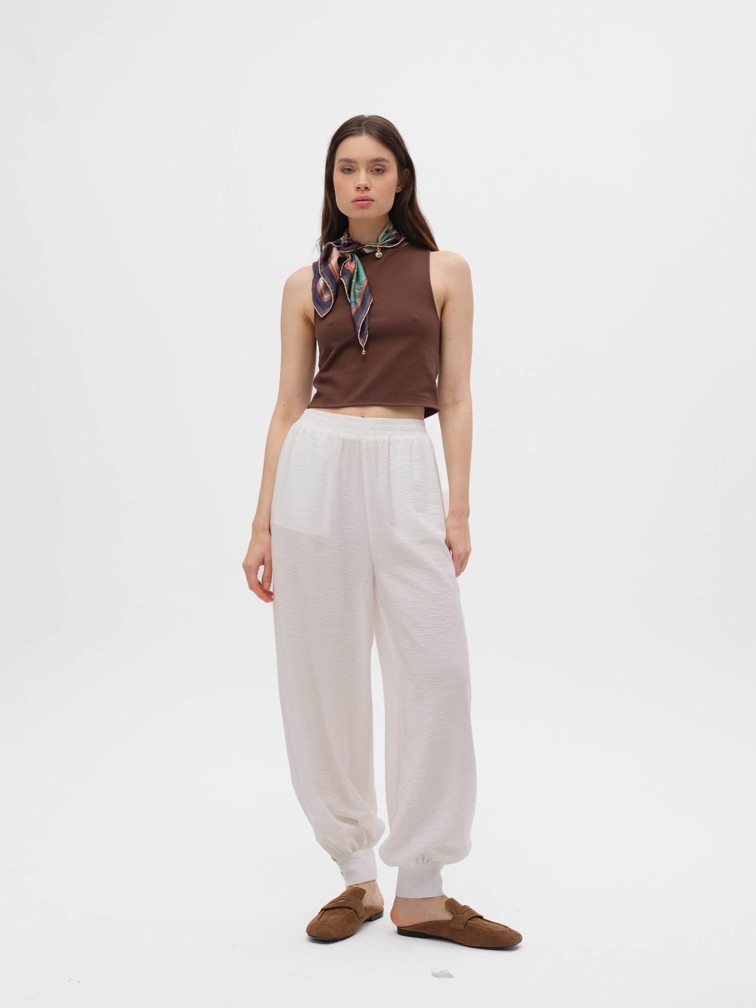 Piarbi Düğme Detaylı Geniş Paça Pantolon - Ekru Viskon Karışımlı Wide-Leg Tasarım