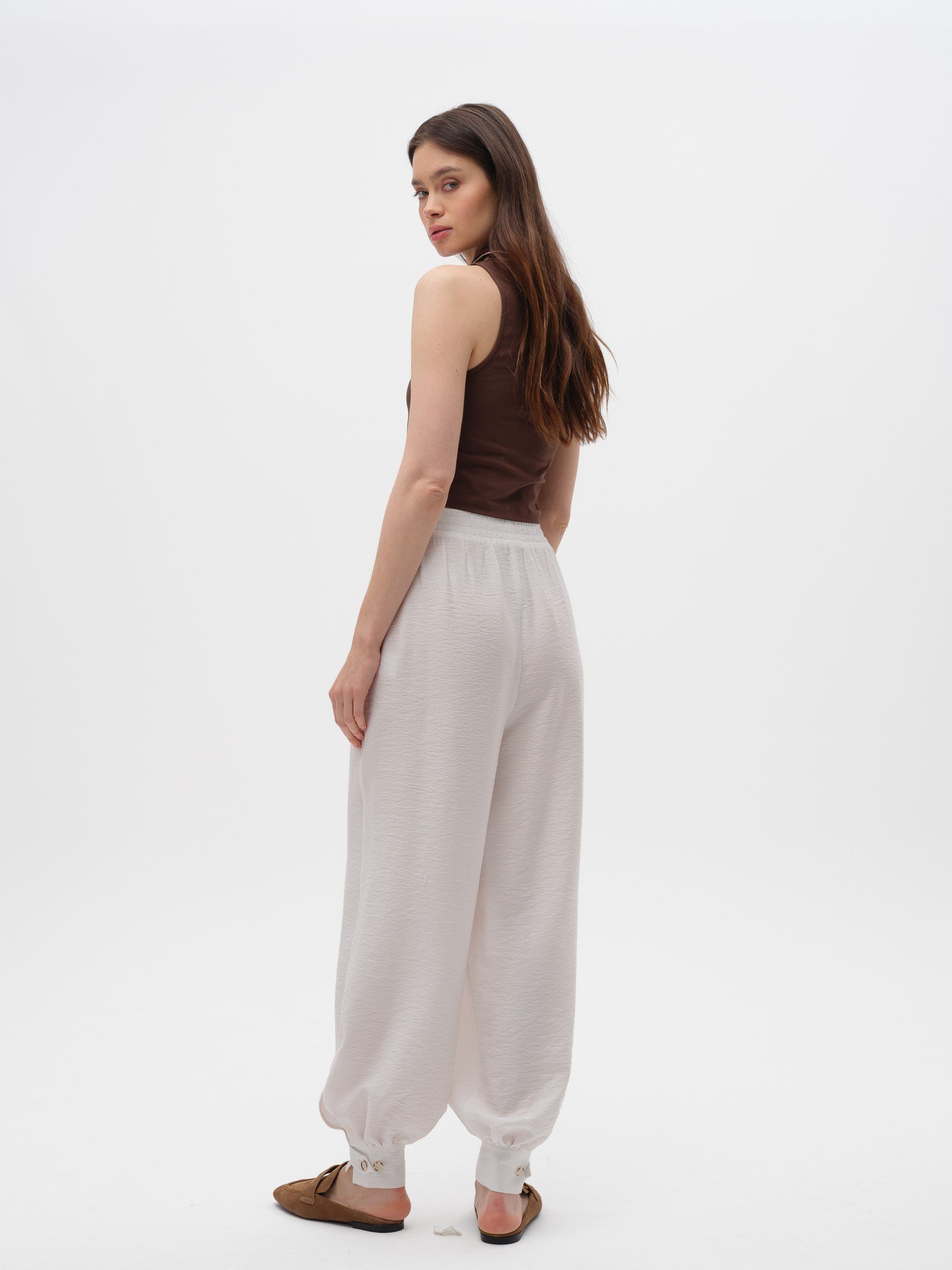 Piarbi Düğme Detaylı Geniş Paça Pantolon - Ekru Viskon Karışımlı Wide-Leg Tasarım