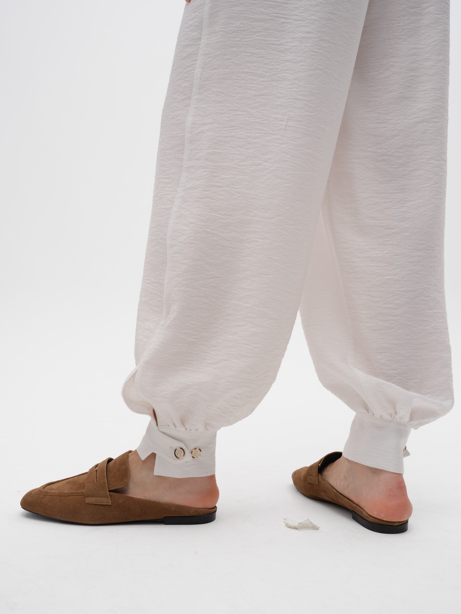 Piarbi Düğme Detaylı Geniş Paça Pantolon - Ekru Viskon Karışımlı Wide-Leg Tasarım