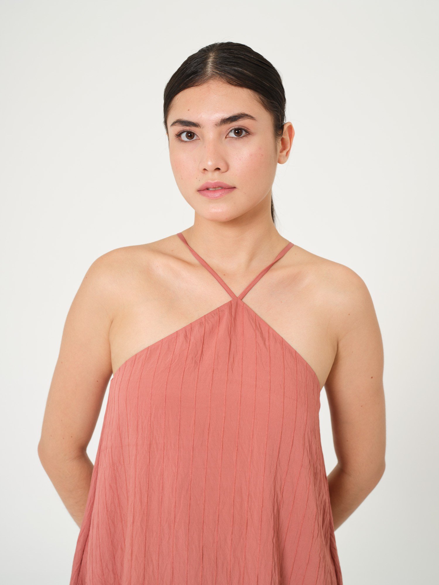Piarbi Halter Yaka Uzun Elbise - Amber ve Anfora Premium Viskon Karışımlı Akışkan Maksi Tasarım | Lüks Halter Neck Long Dress