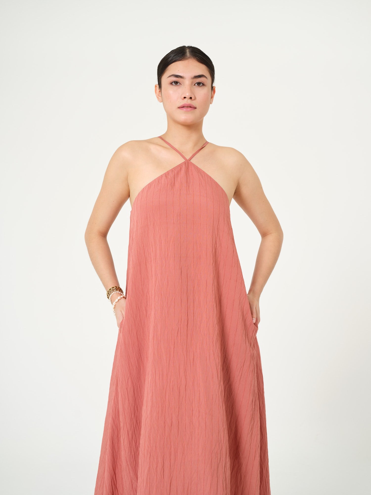 Piarbi Halter Yaka Uzun Elbise - Amber ve Anfora Premium Viskon Karışımlı Akışkan Maksi Tasarım | Lüks Halter Neck Long Dress