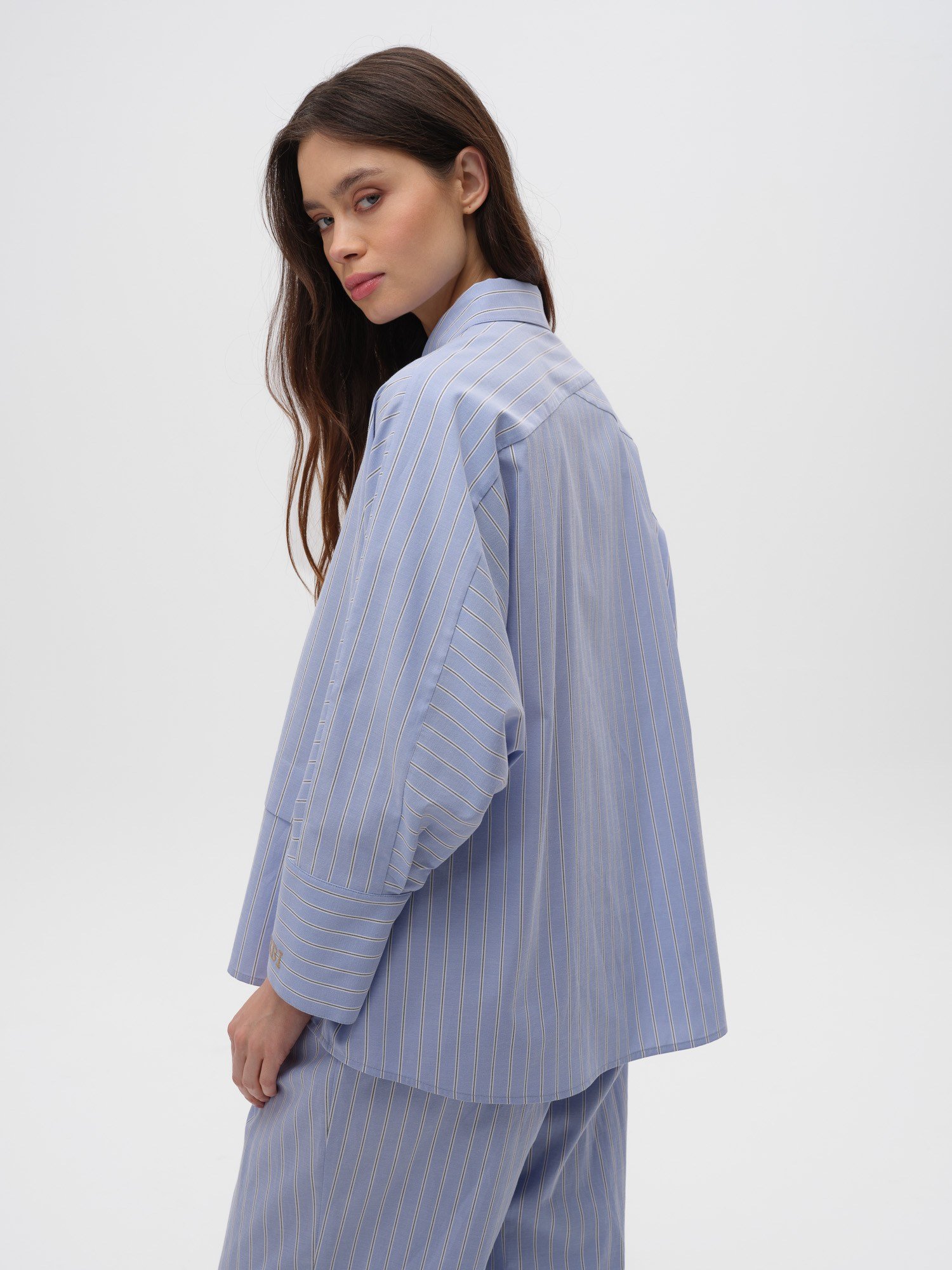 Piarbi Nakışlı Manşet Diyagonal Robalı Çizgili Gömlek - Mavi Beyaz Premium Wide Fit Shirt