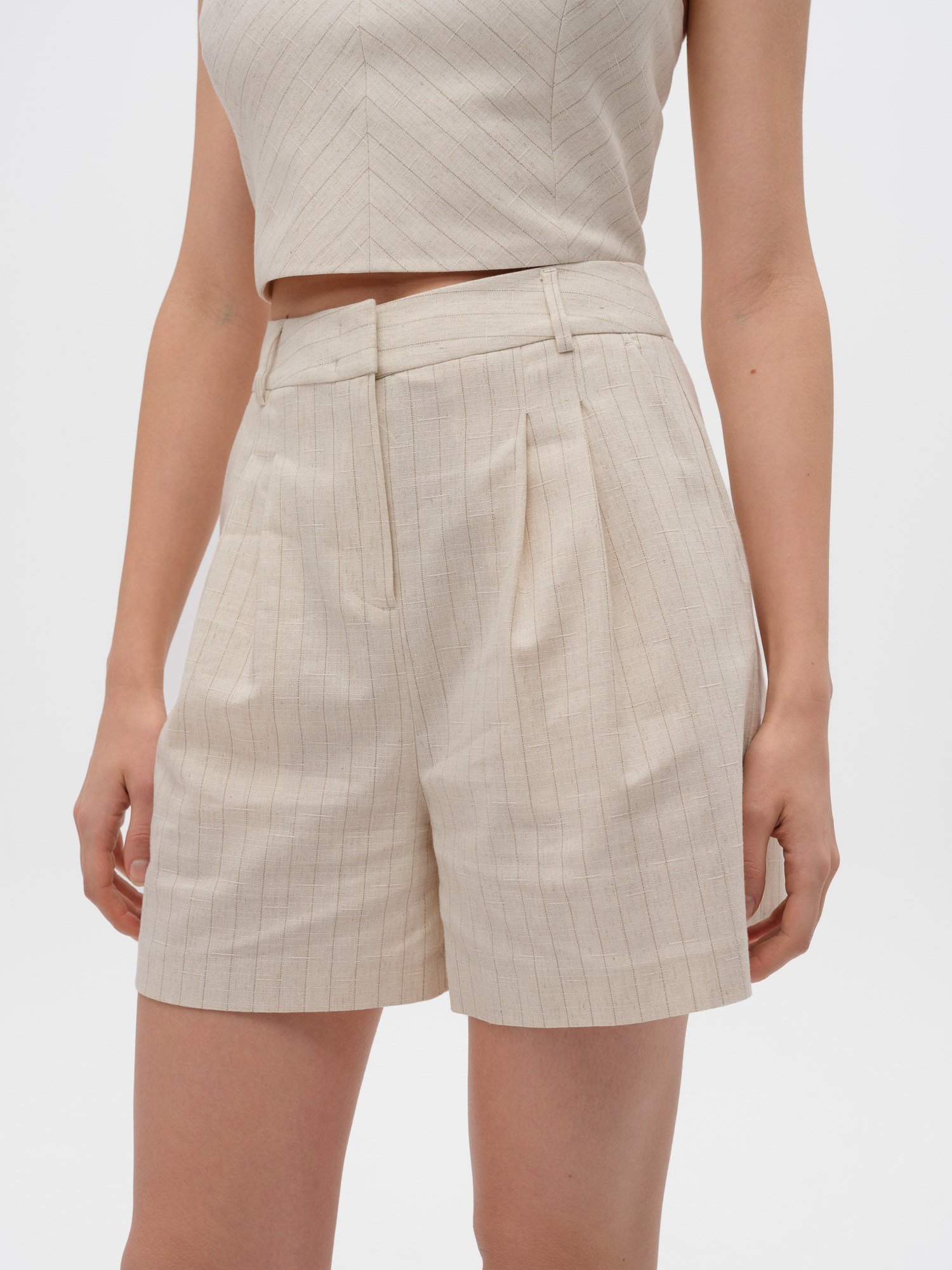 Piarbi Pile Detaylı Çizgili Bol Kesim Şort - Krem Premium Keten ve Pamuk Karışımlı Pleat Loose Shorts