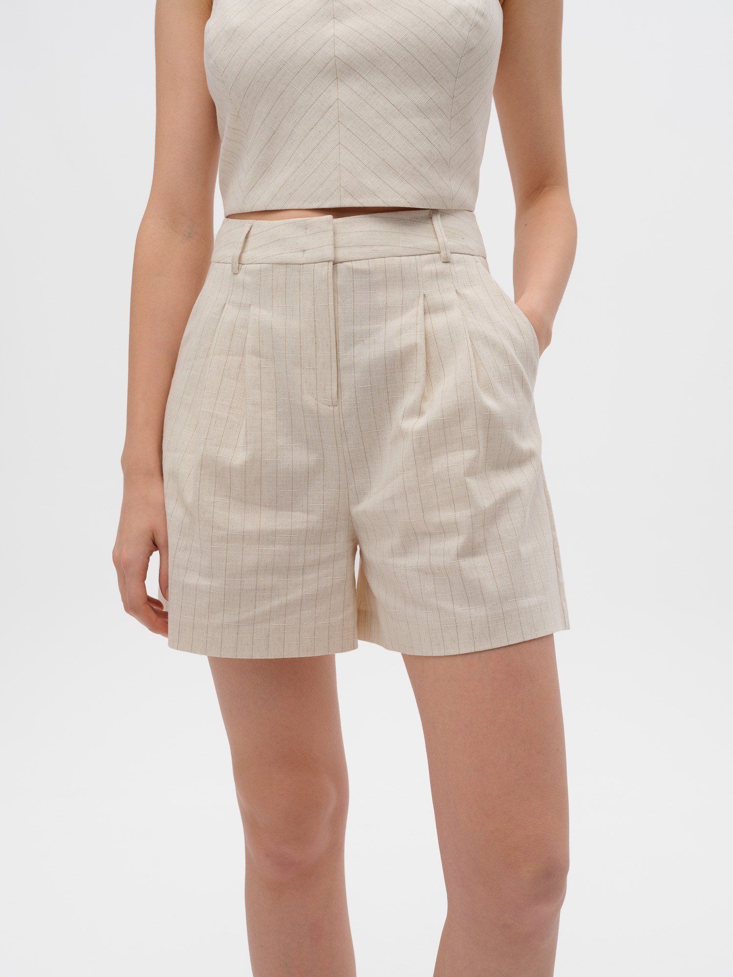 Piarbi Pile Detaylı Çizgili Bol Kesim Şort - Krem Premium Keten ve Pamuk Karışımlı Pleat Loose Shorts