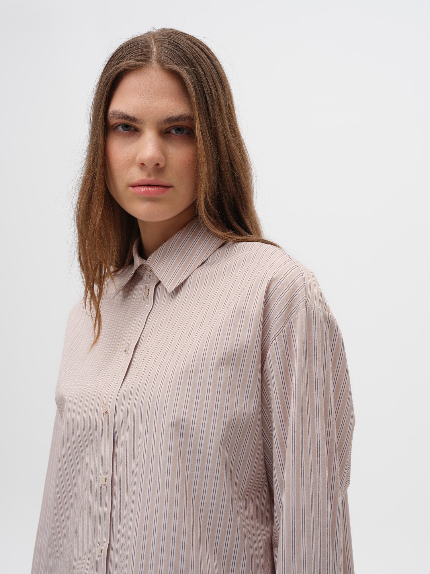 Piarbi Yan Düğme Detaylı Relaxed Fit Çizgili Gömlek - Bej Beyaz Premium Cotton Blend Oversize Shirt