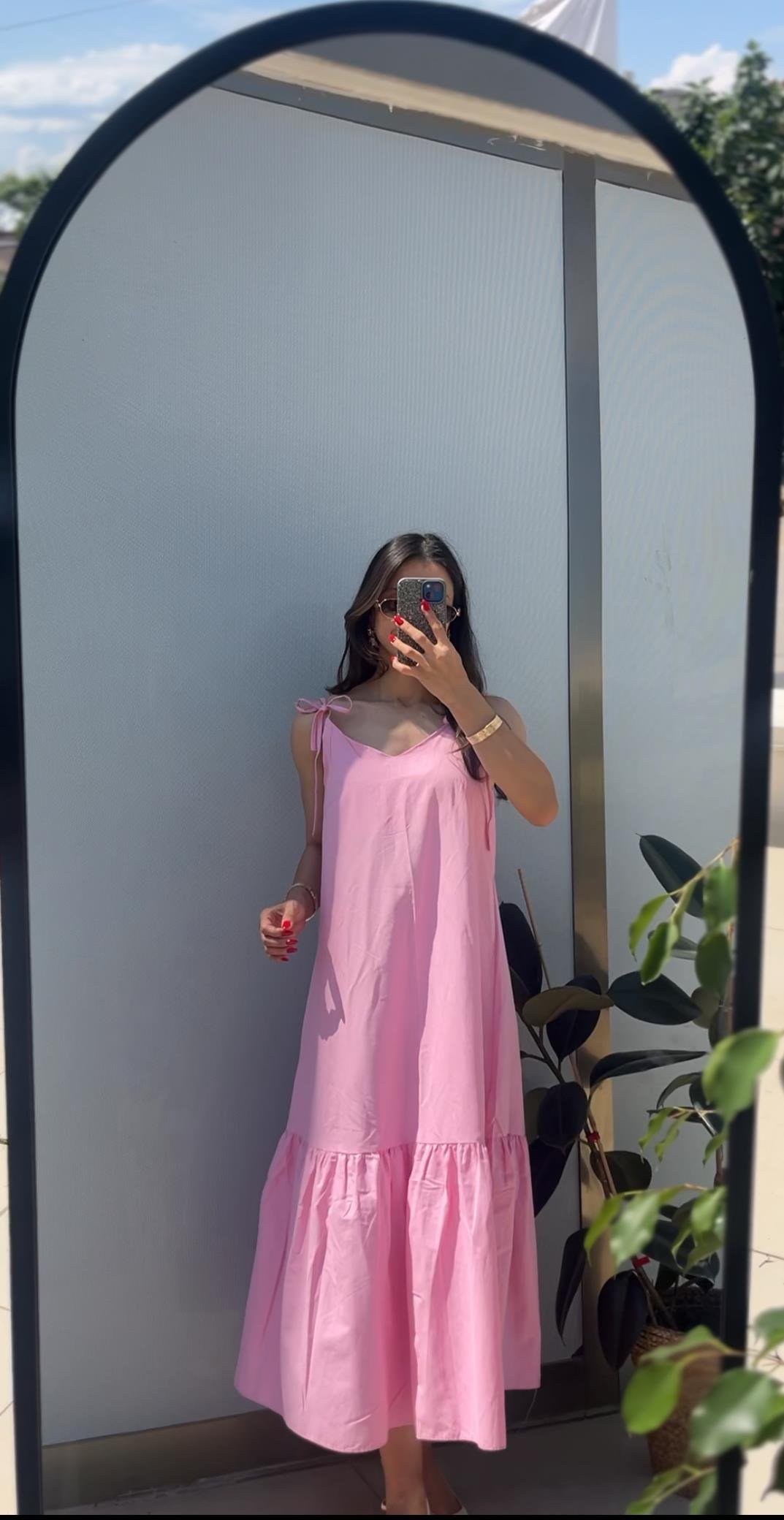 PEMBE AYARLANABİLİR ASKILI UZUN ELBİSE 
