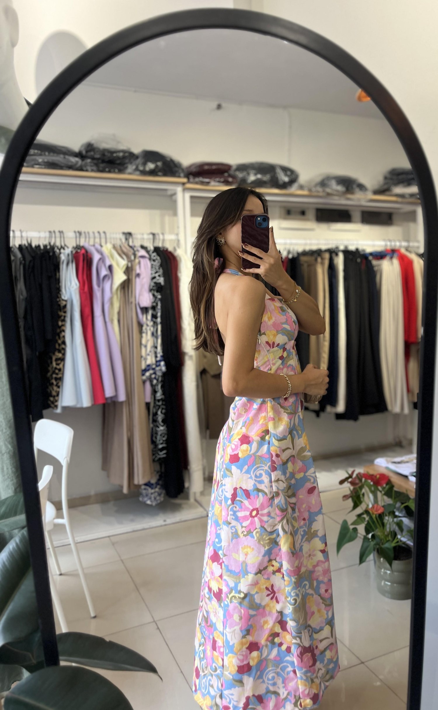 PEMBE BOYUNDAN BAĞLAMALI MİDİ ELBİSE