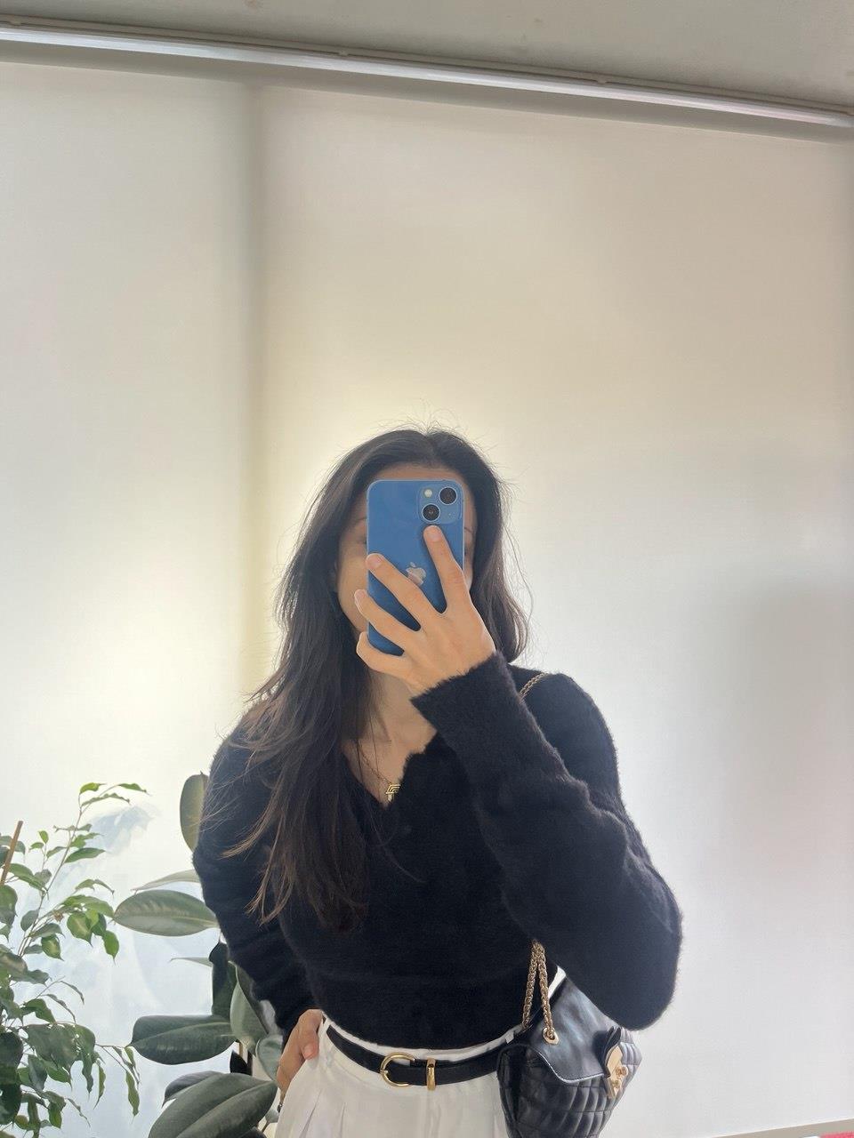 SİYAH YUMOŞ CROP KAZAK 