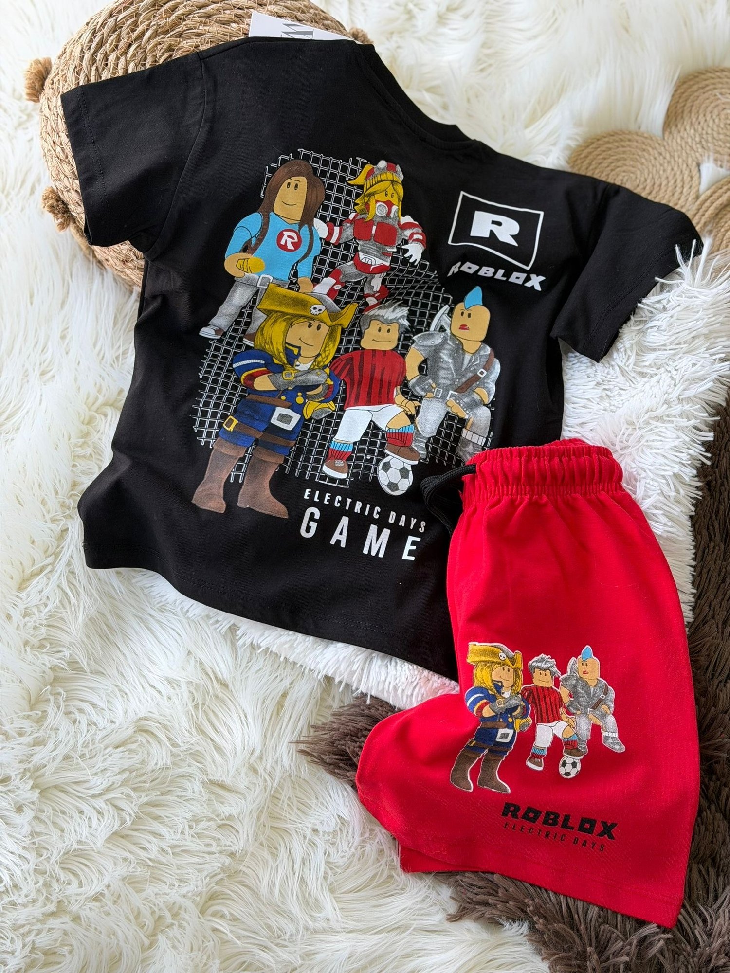 ROBLOX KIRMIZI ŞORTLU TAKIM